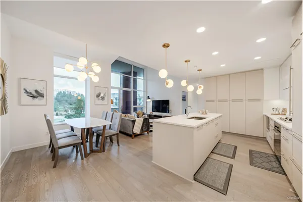 602 5033 Cambie Street