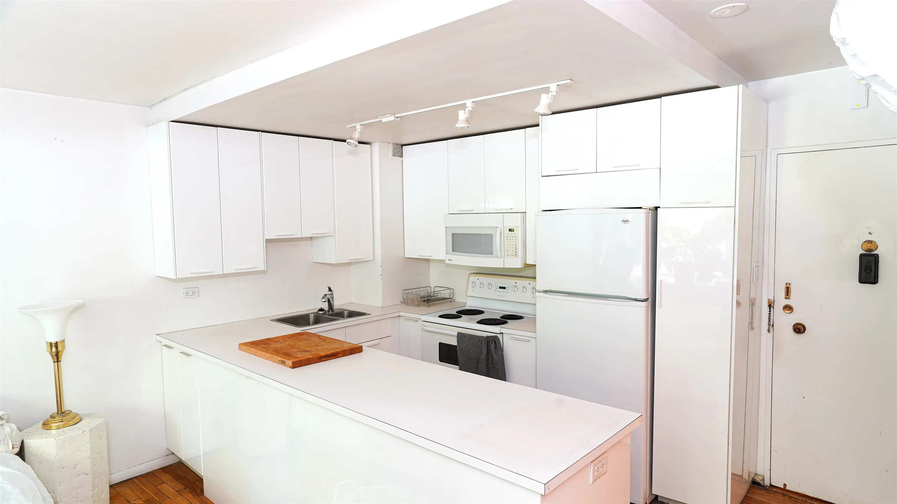 313 1445 Marpole Avenue