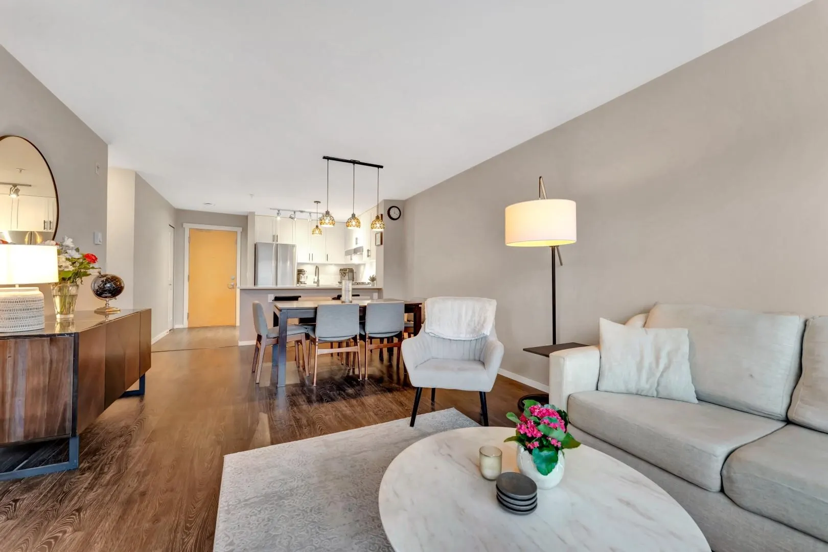 302 300 Klahanie Drive