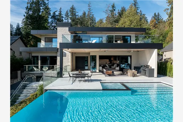 449 Hillcrest Street