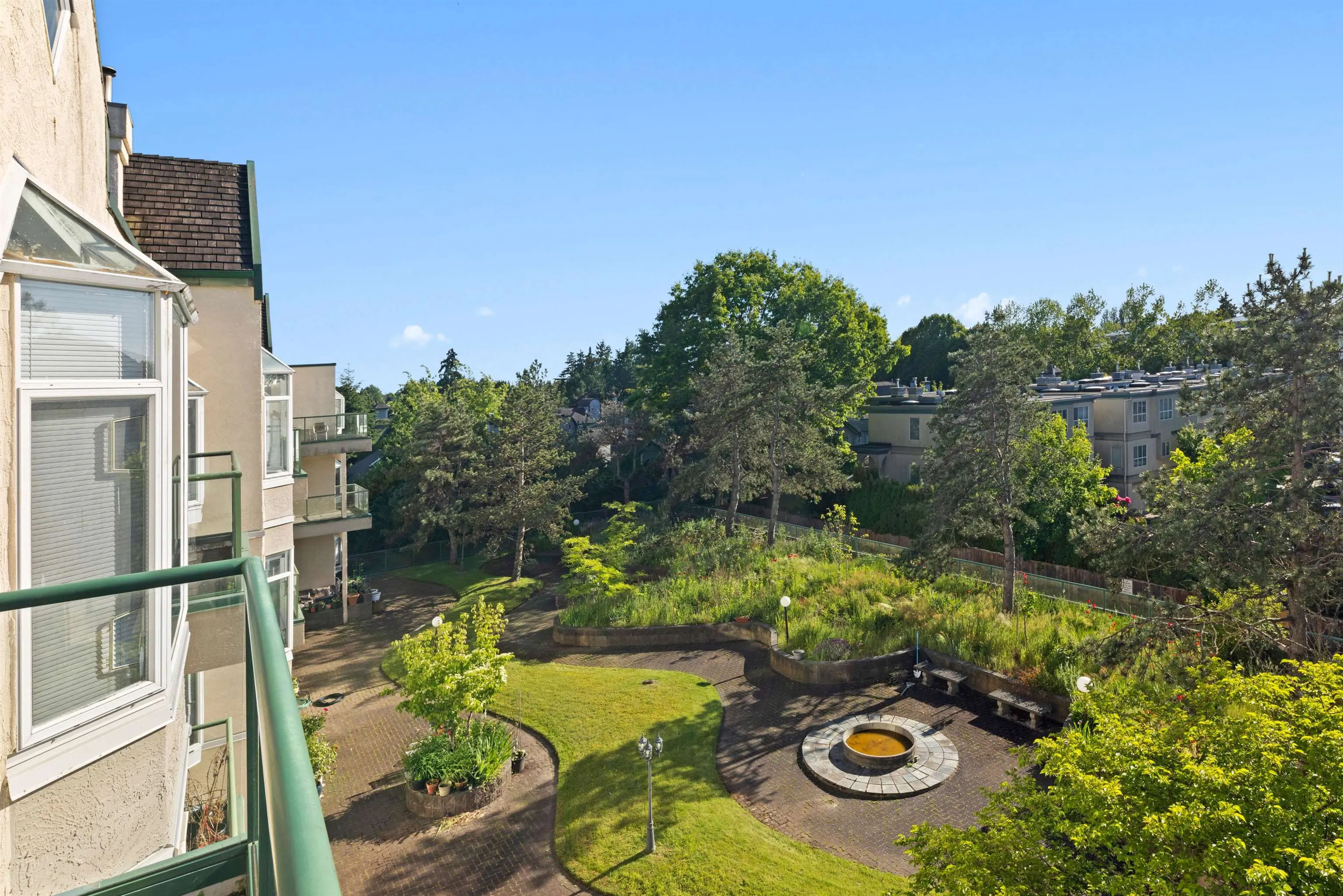309 7633 St. Albans Road