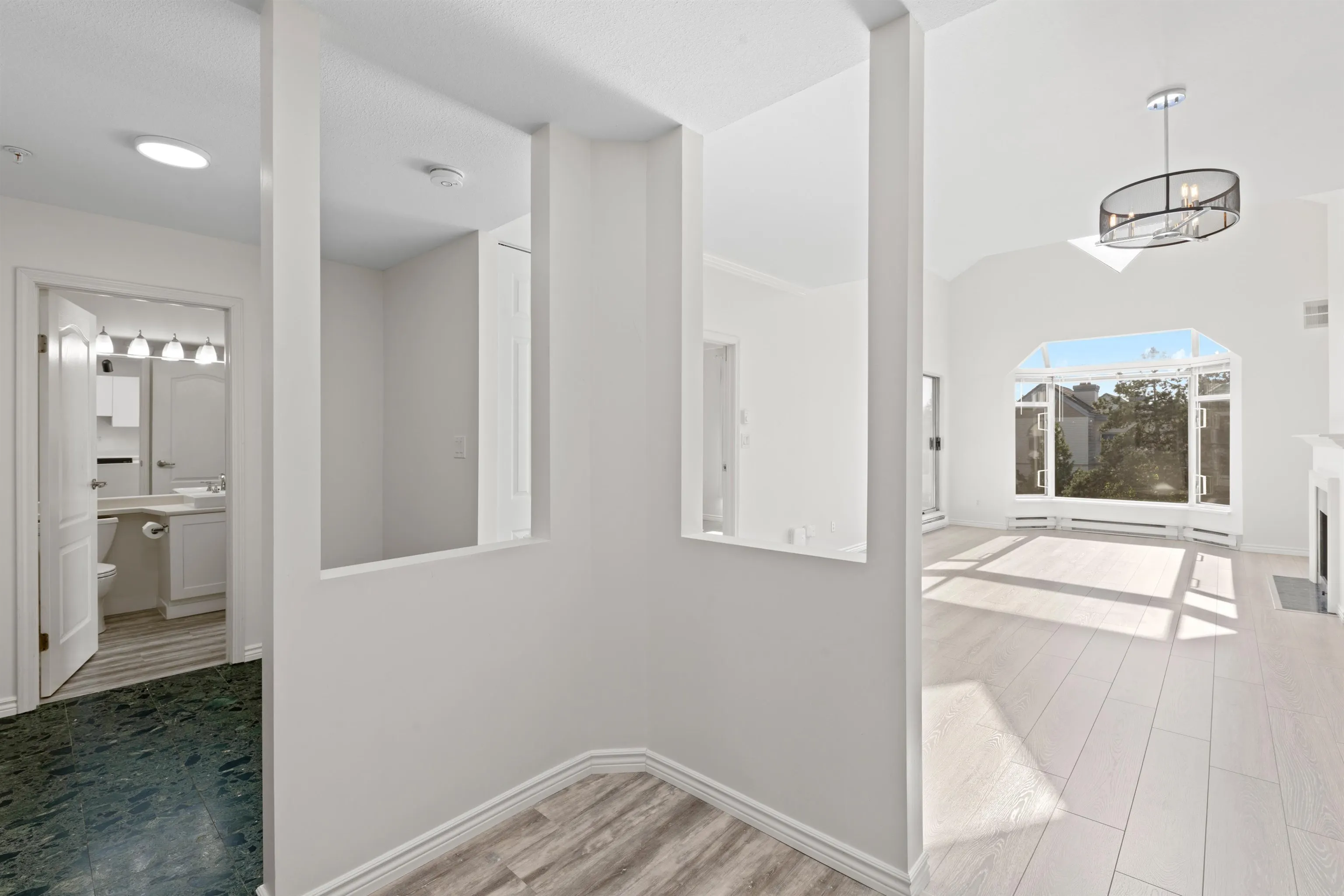 309 7633 St. Albans Road