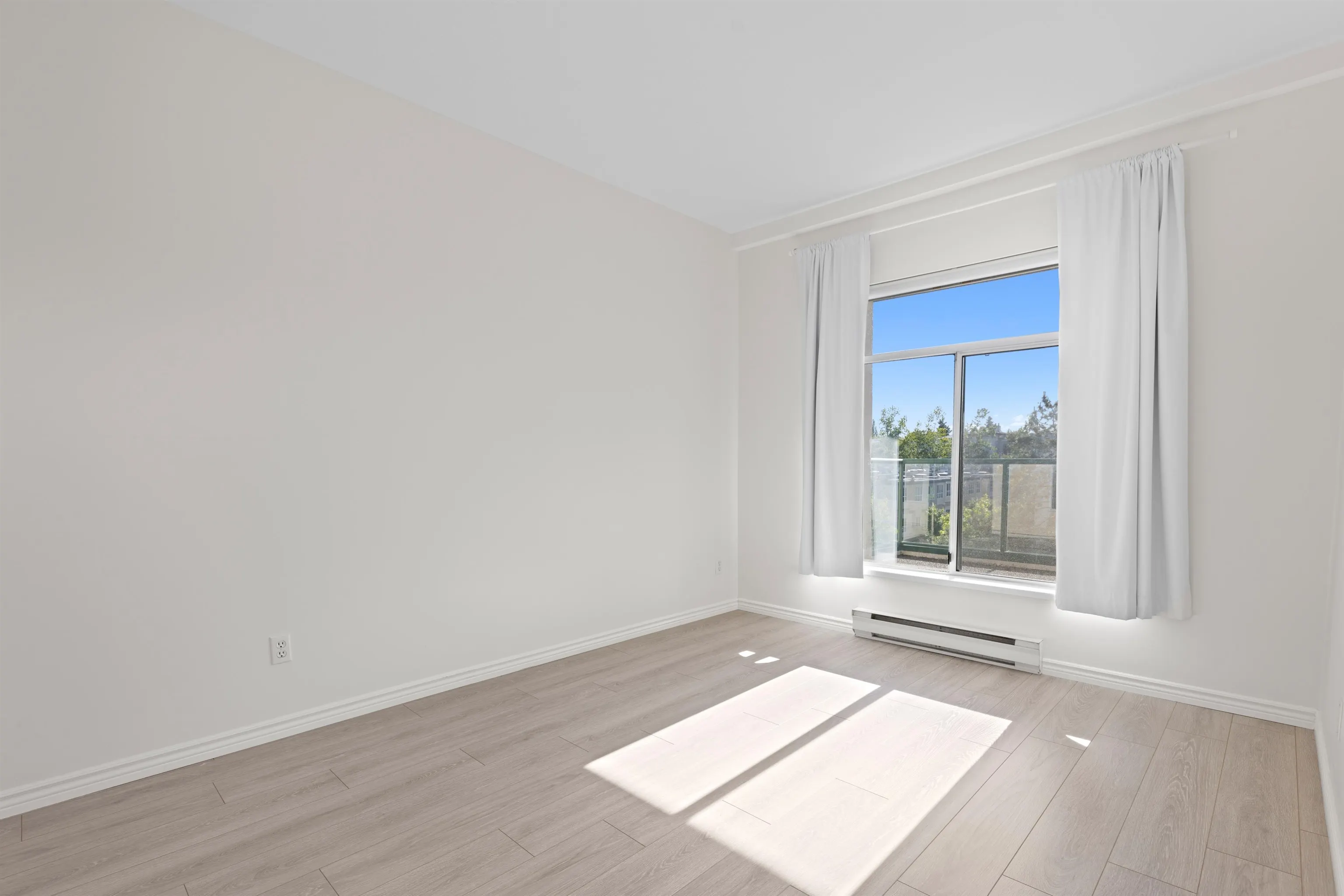 309 7633 St. Albans Road
