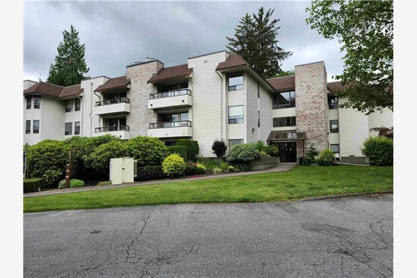 104 1150 Dufferin Street