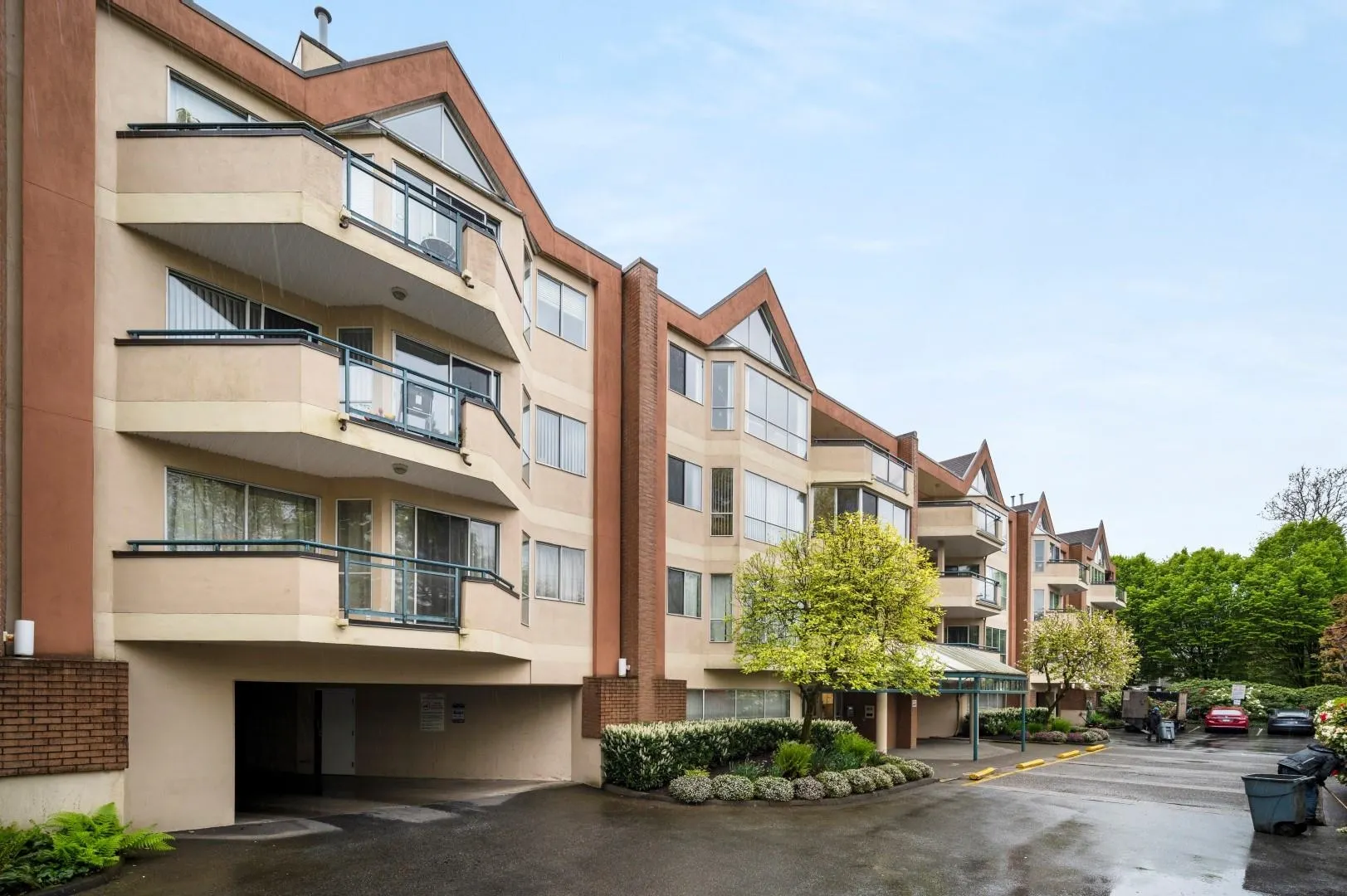 107 8600 Lansdowne Road
