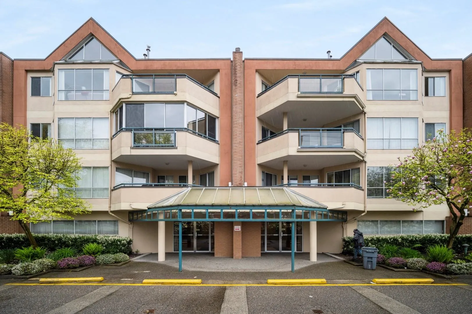 107 8600 Lansdowne Road