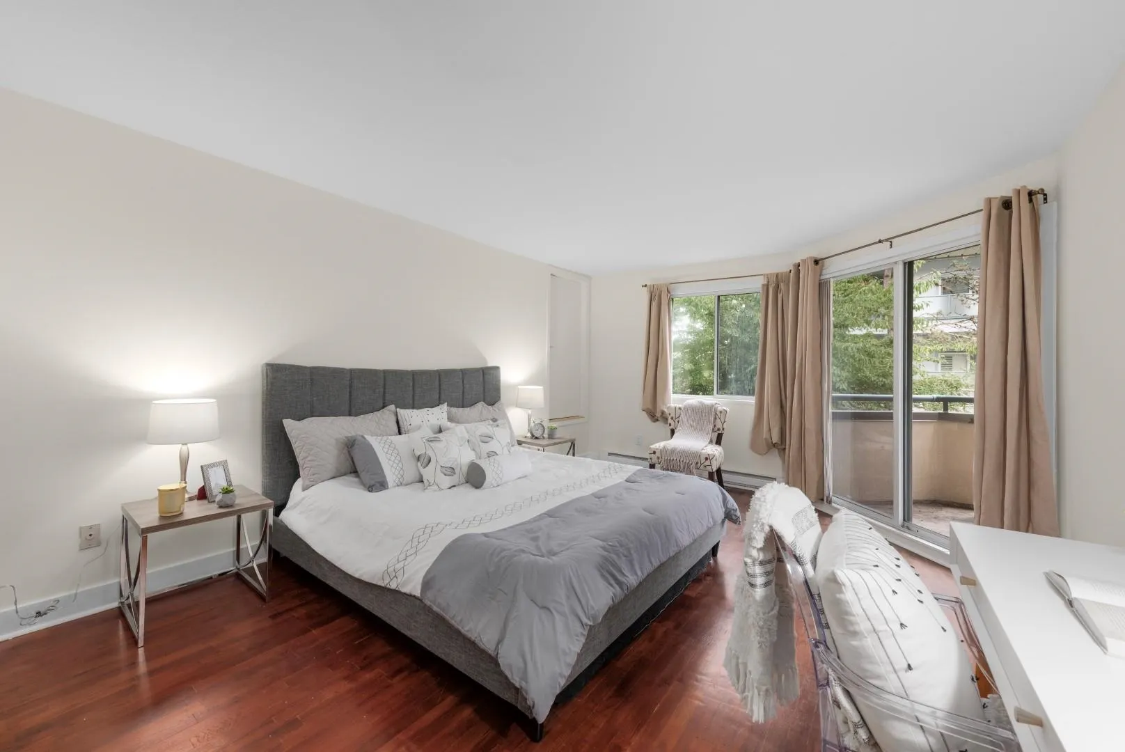 107 8600 Lansdowne Road