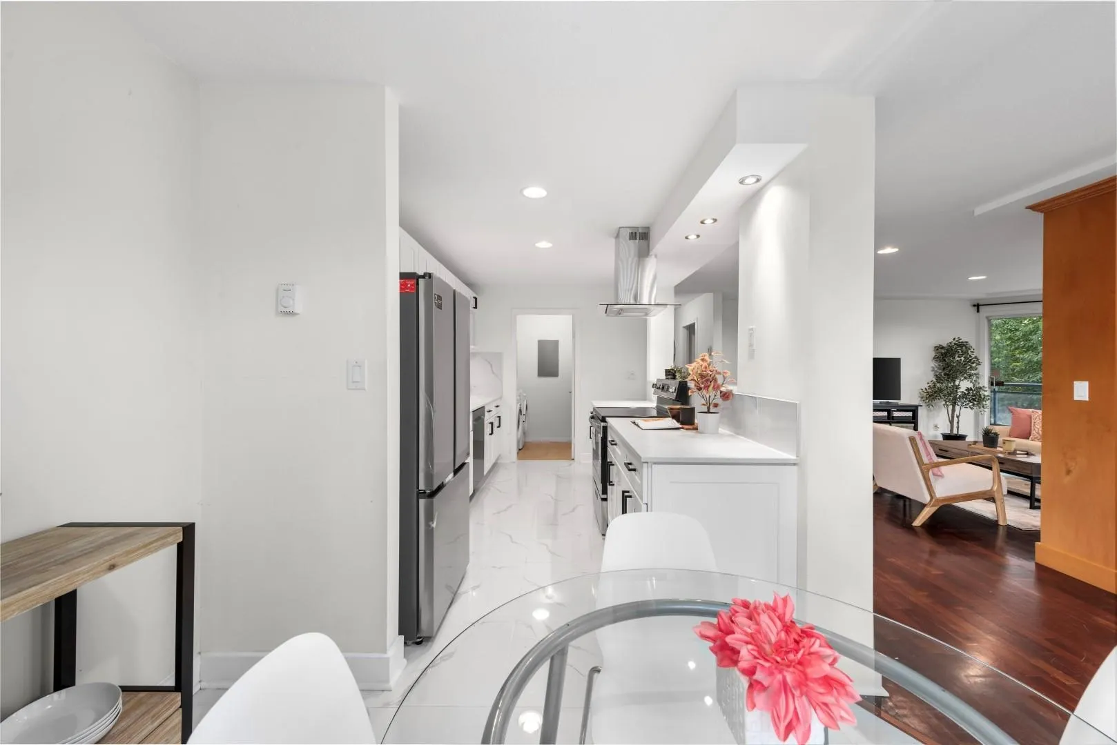 107 8600 Lansdowne Road