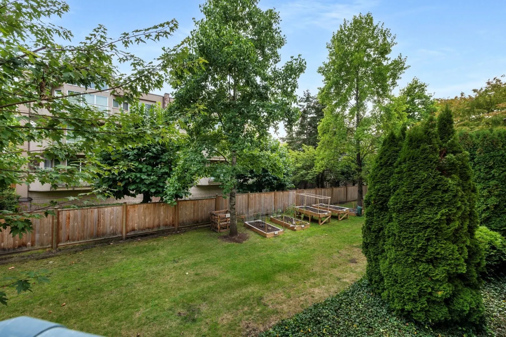 107 8600 Lansdowne Road