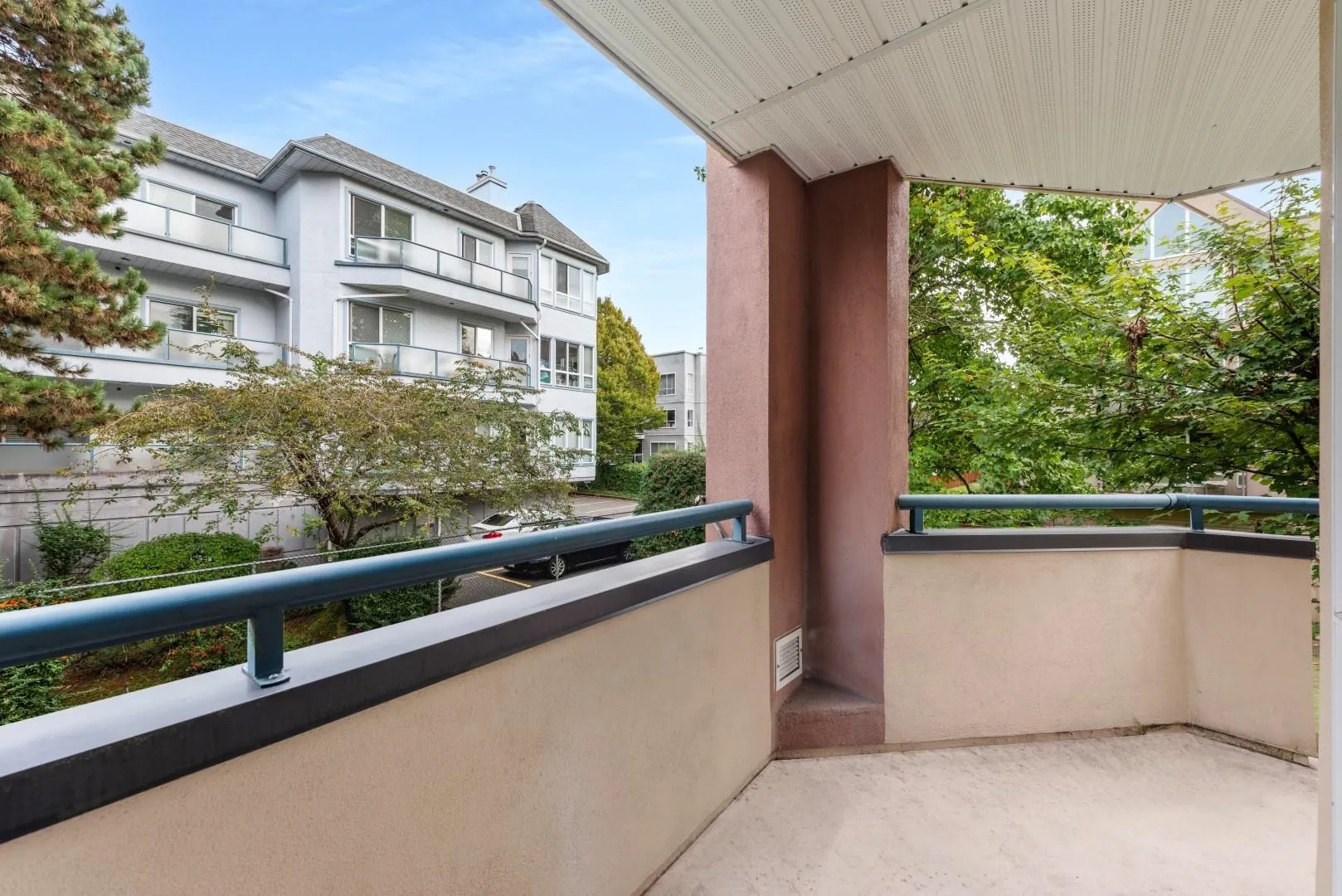107 8600 Lansdowne Road