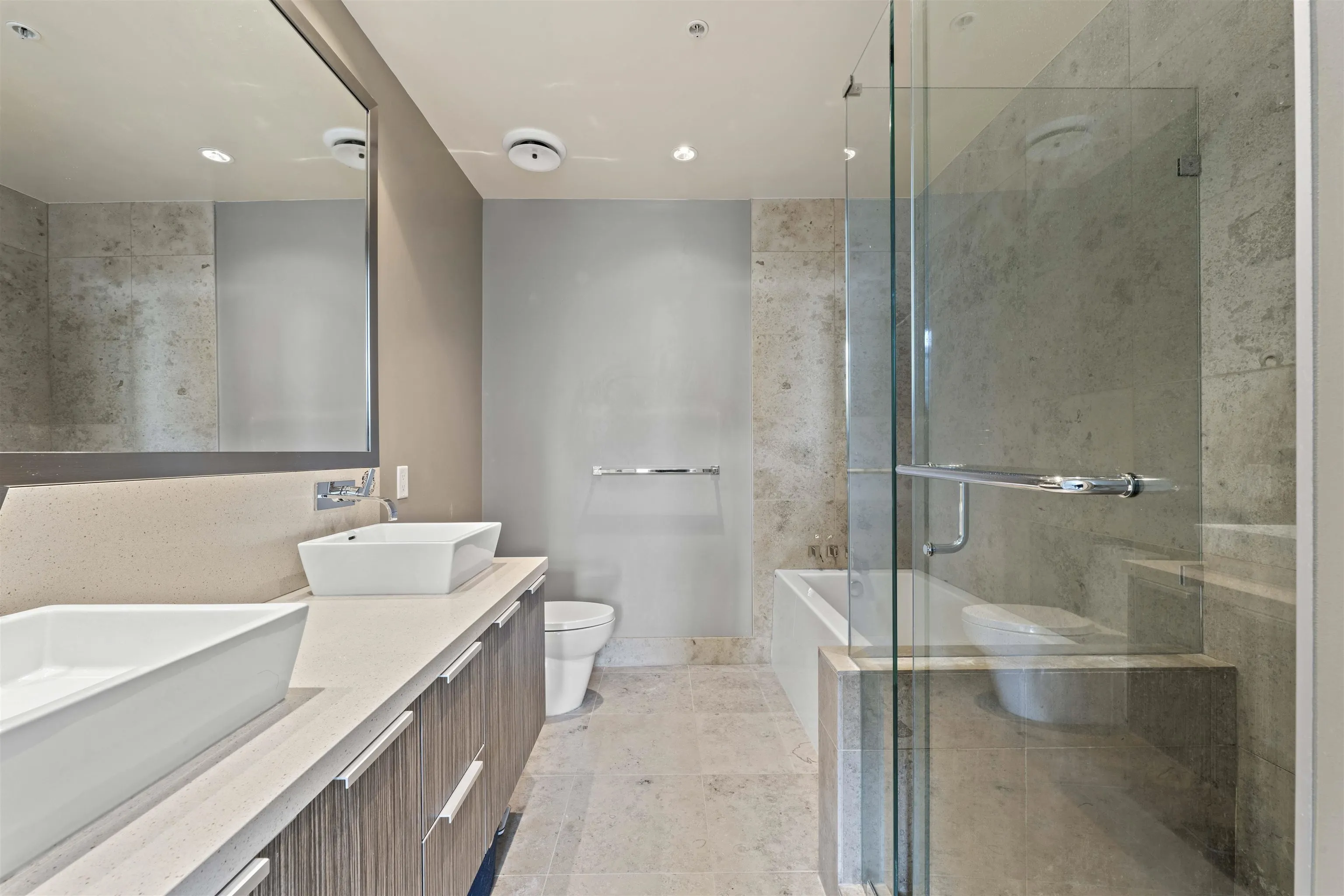 502 77 Walter Hardwick Avenue