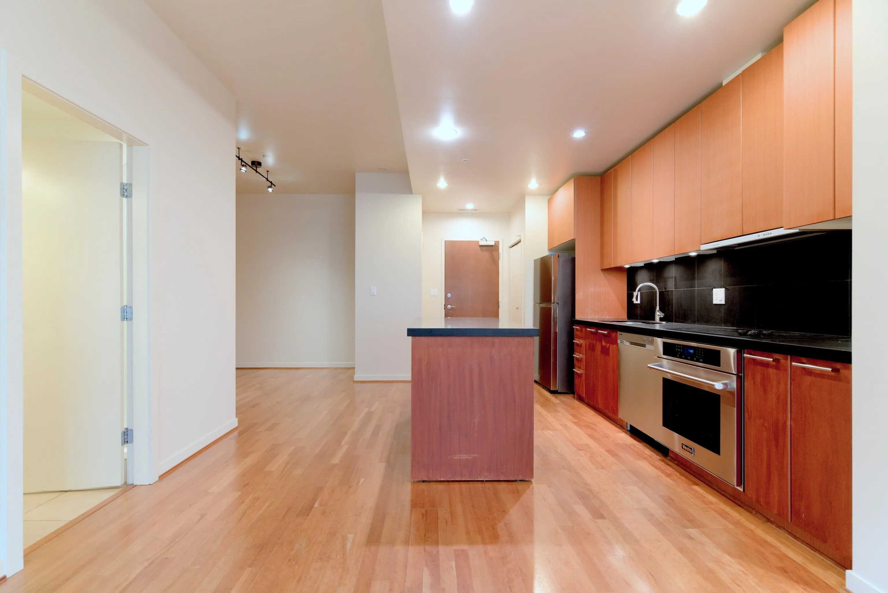1208 1333 W Georgia Street
