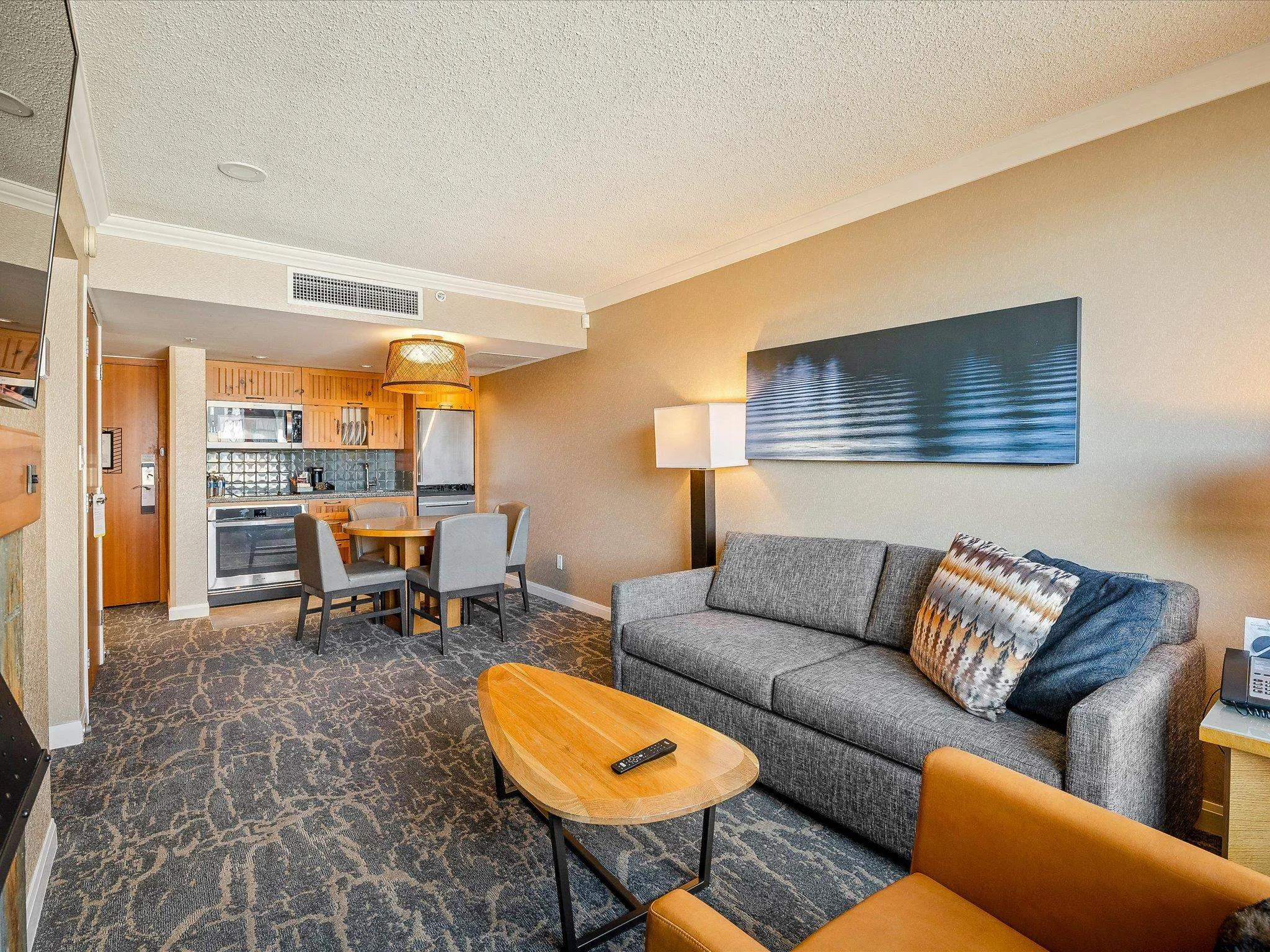 978 4090 Whistler Way