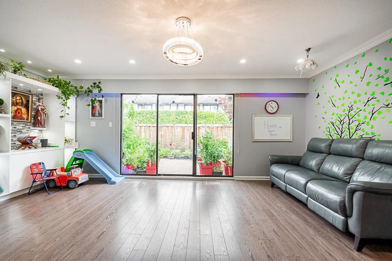 15 10771 Mortfield Road