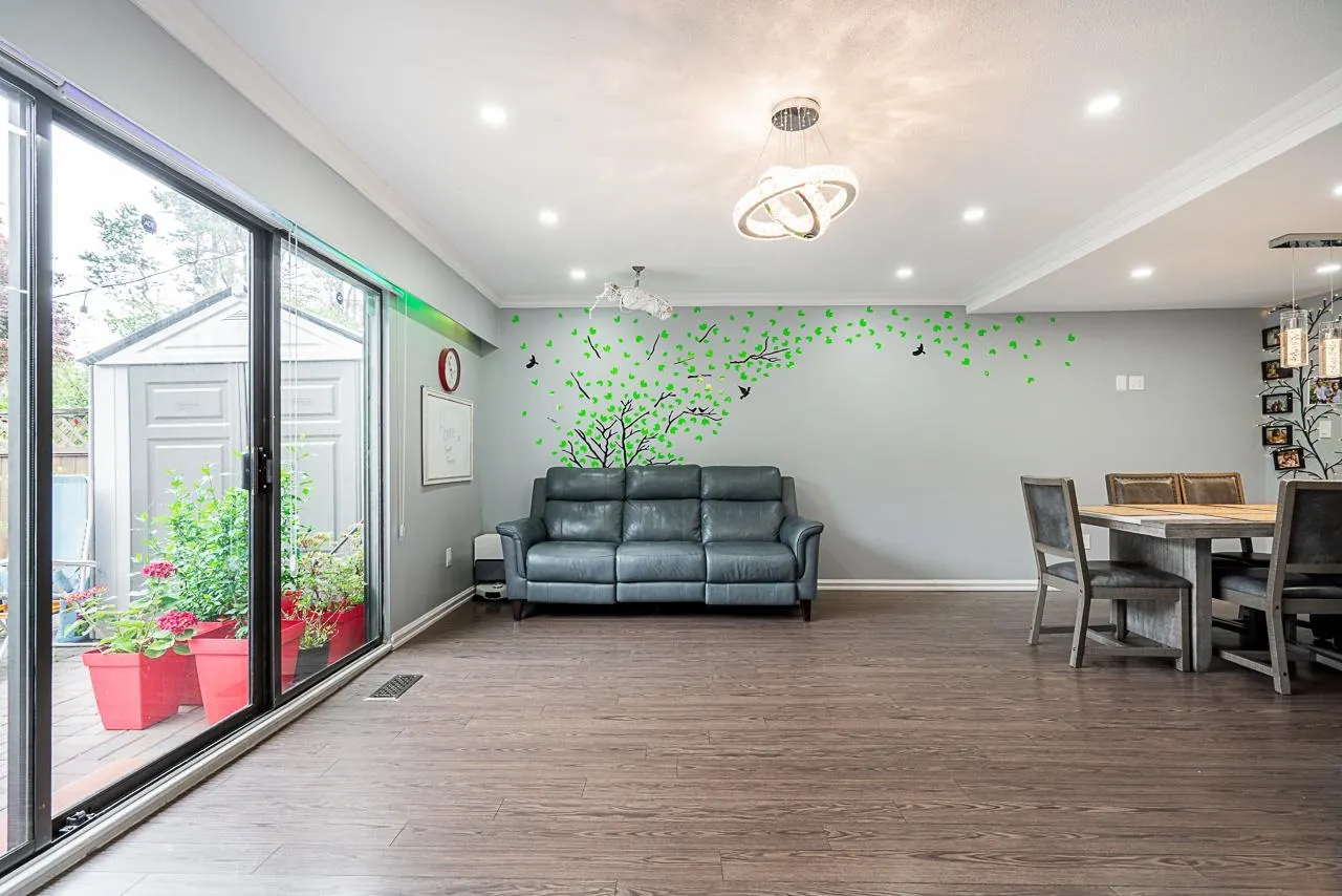 15 10771 Mortfield Road