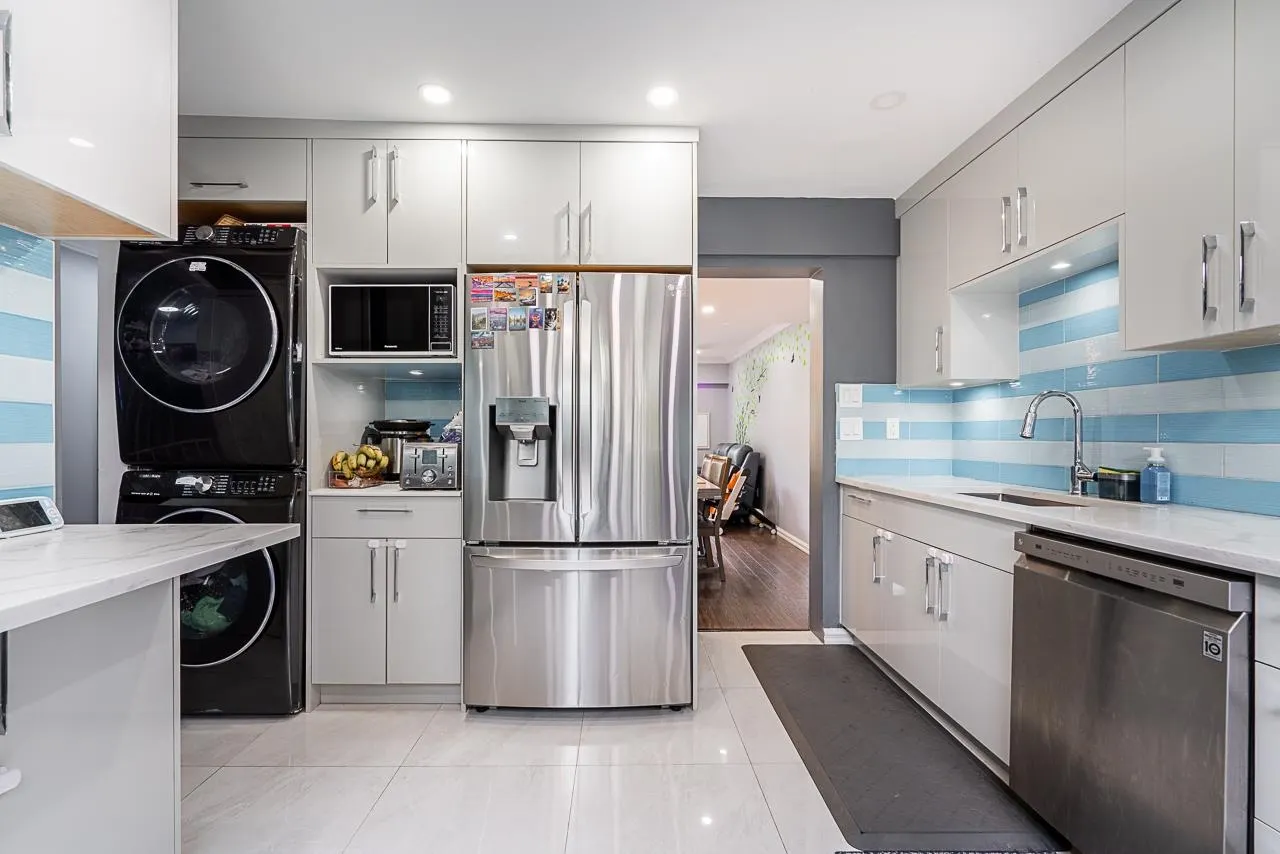 15 10771 Mortfield Road