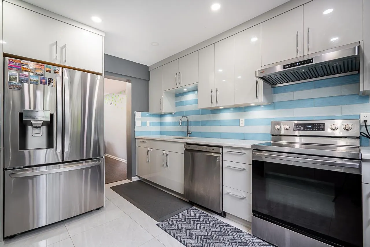 15 10771 Mortfield Road