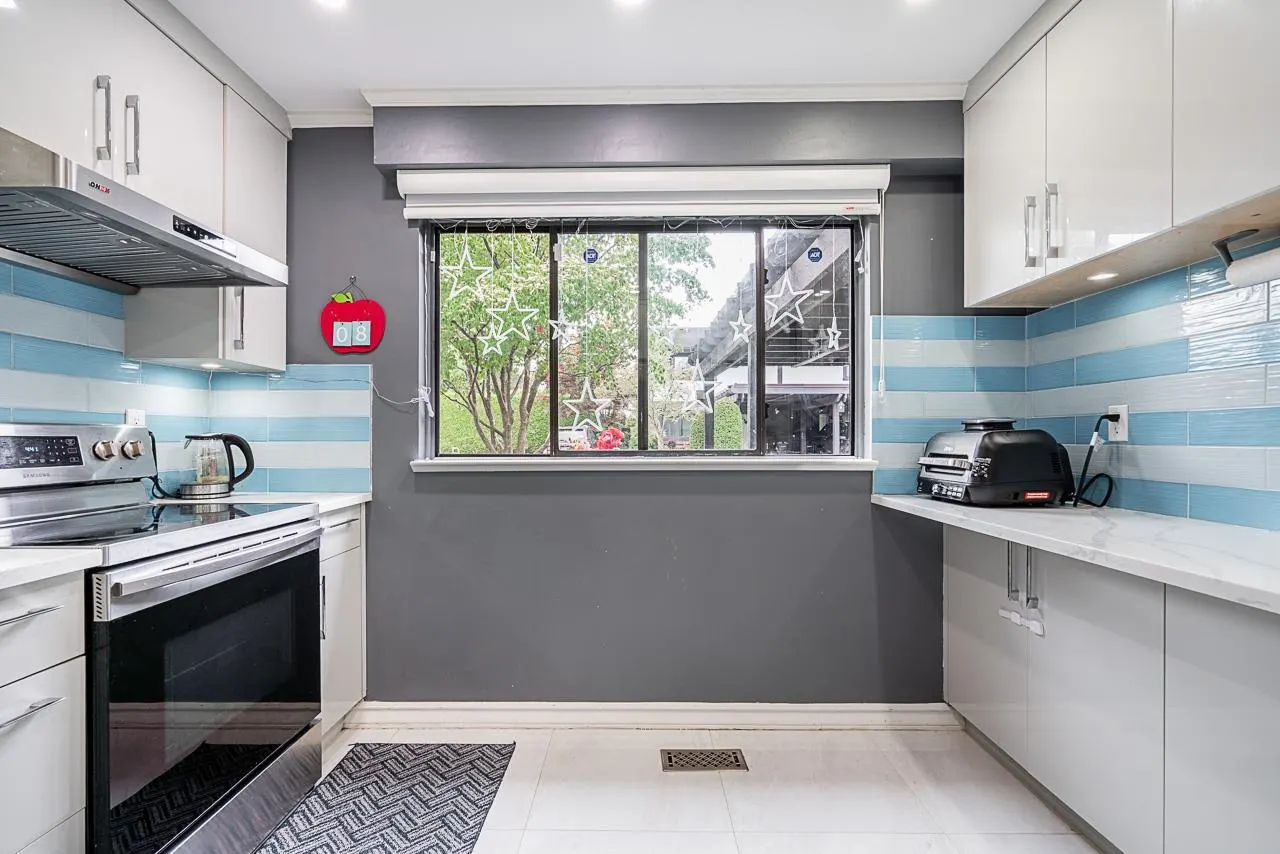 15 10771 Mortfield Road