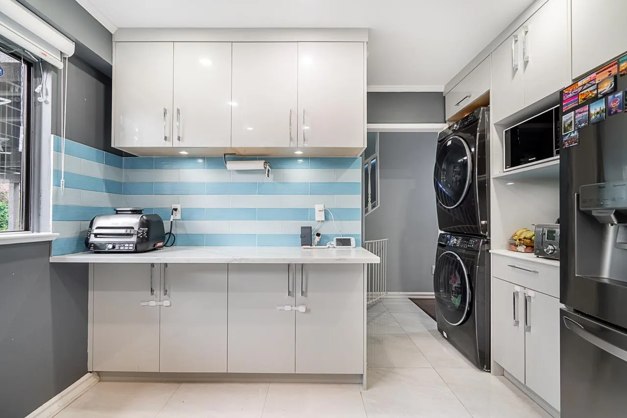 15 10771 Mortfield Road