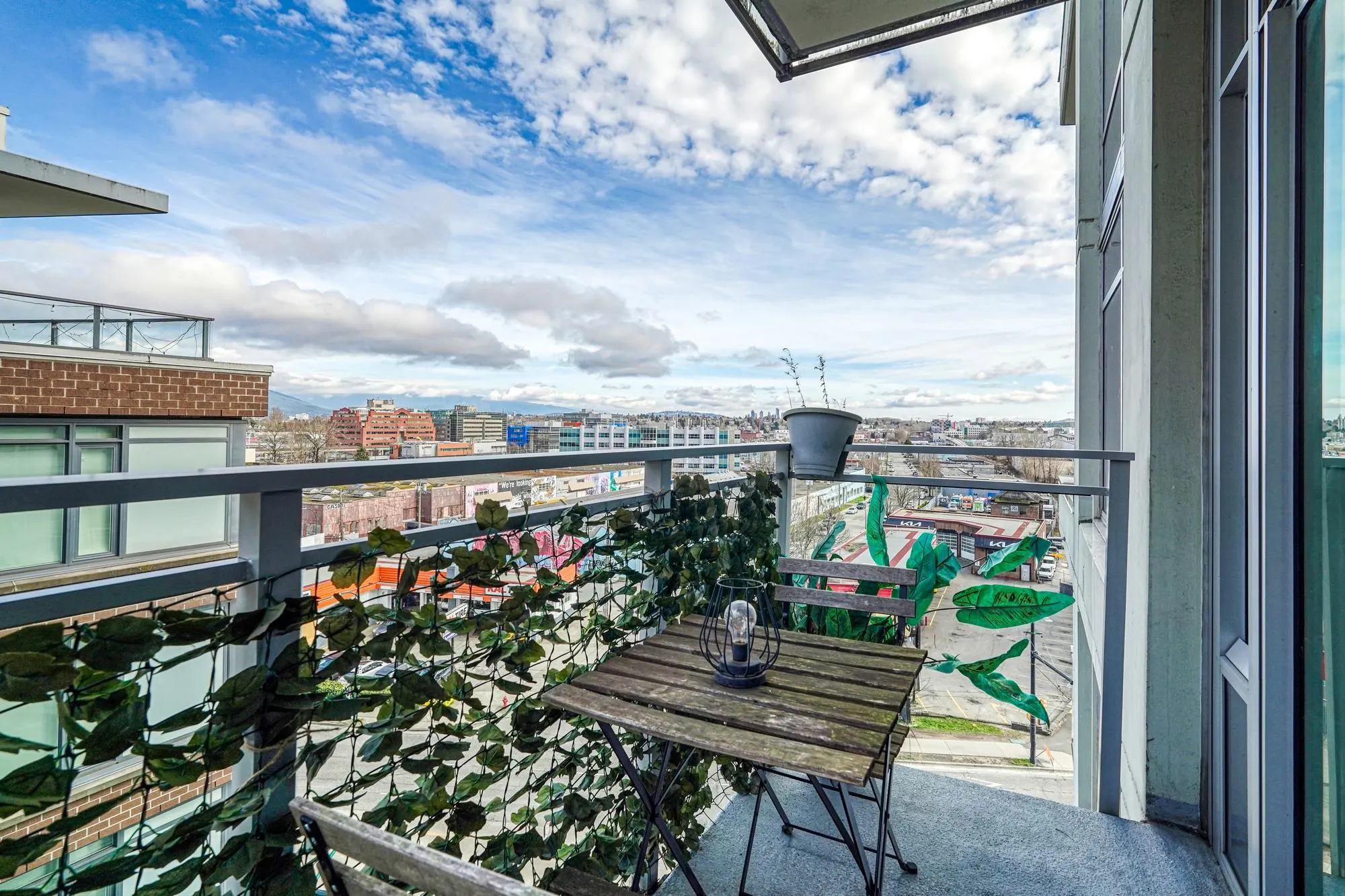 803 161 E 1st Avenue