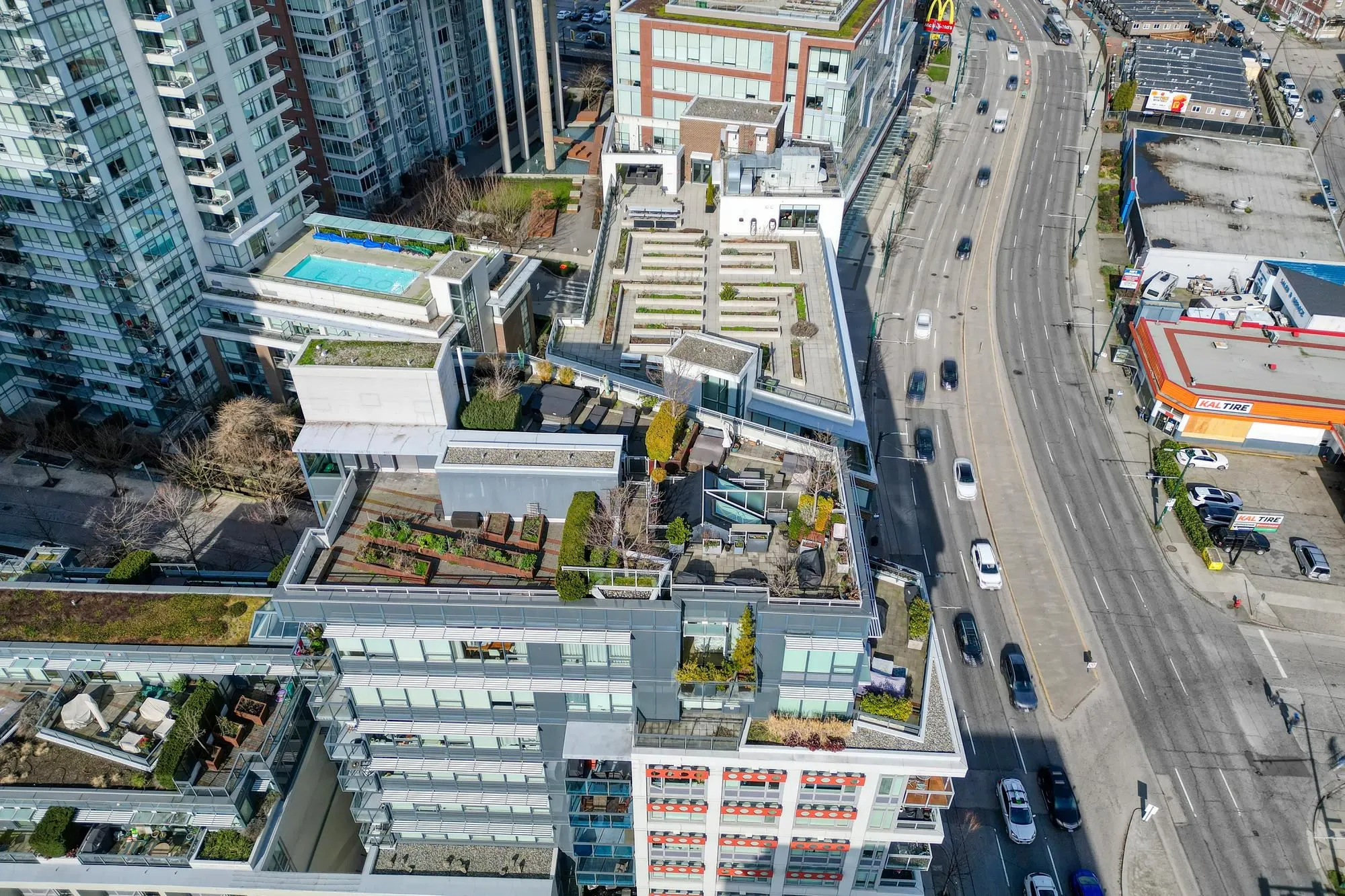 803 161 E 1st Avenue