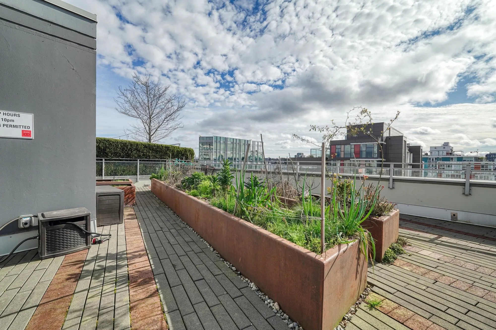 803 161 E 1st Avenue