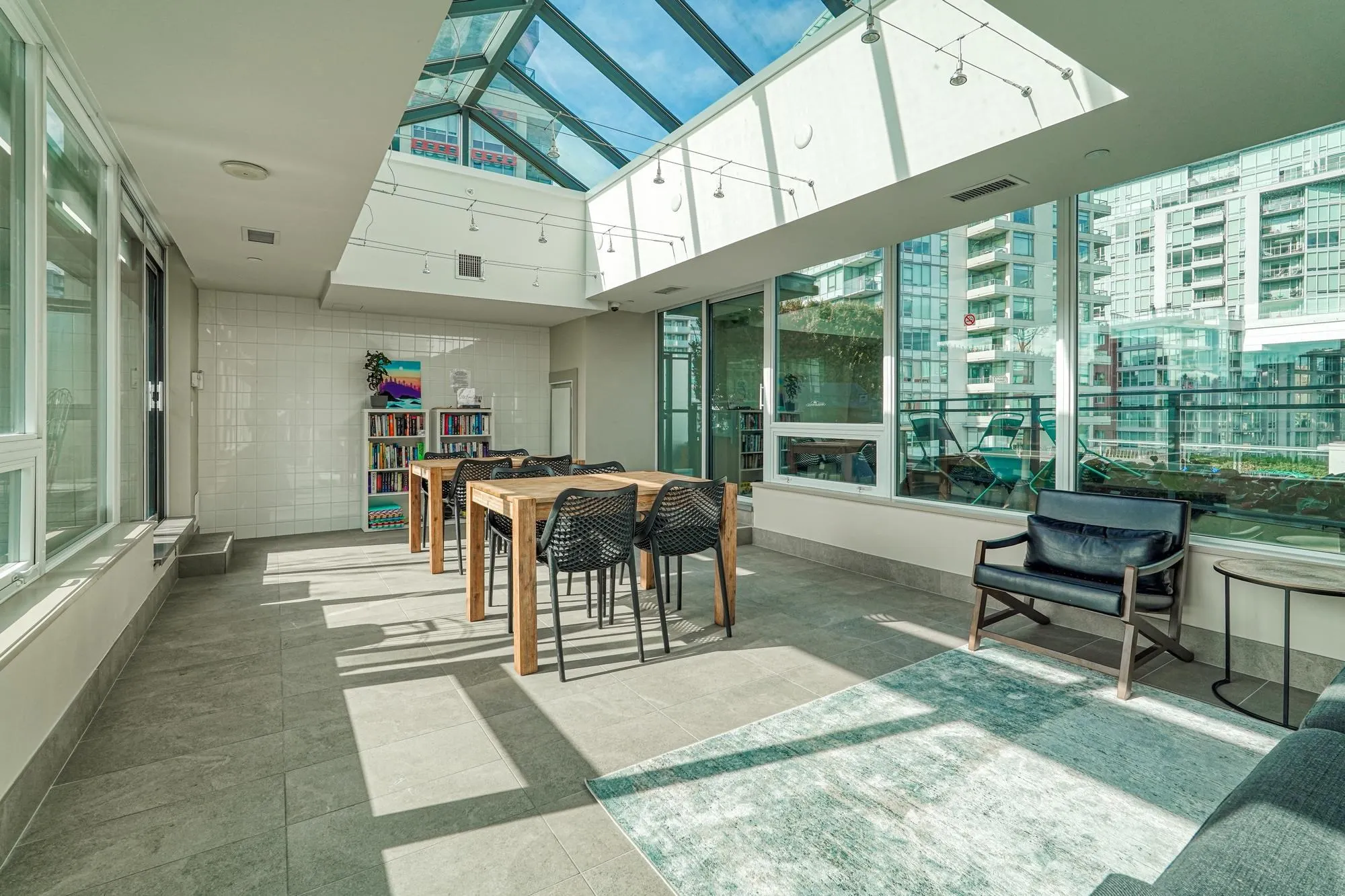 803 161 E 1st Avenue