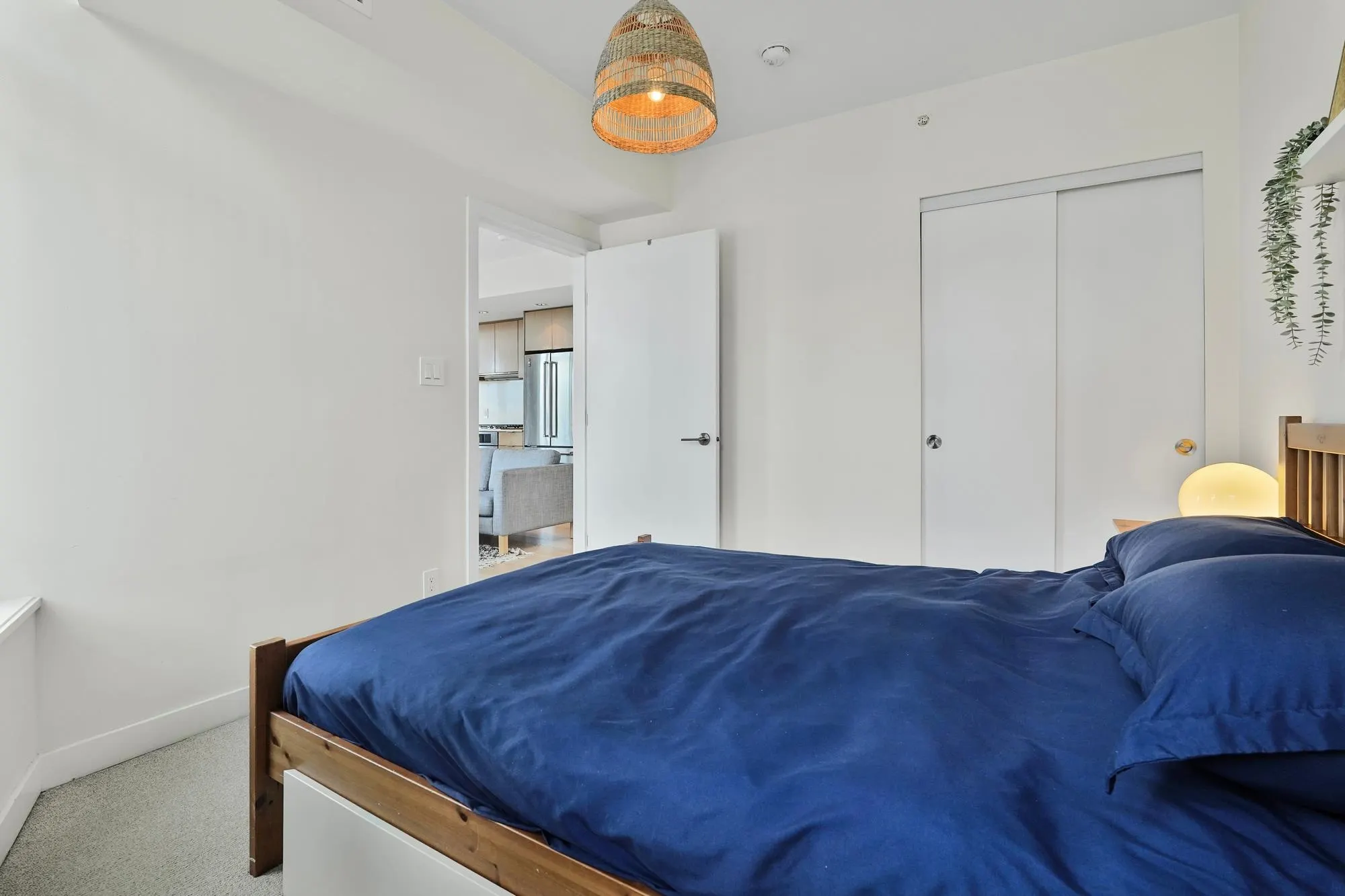 803 161 E 1st Avenue