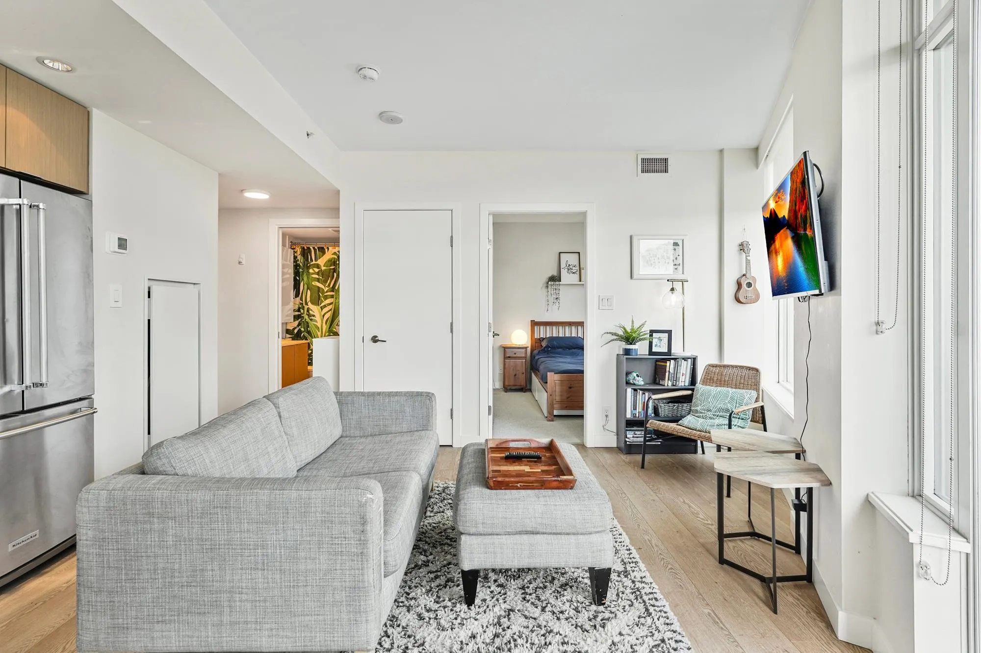 803 161 E 1st Avenue