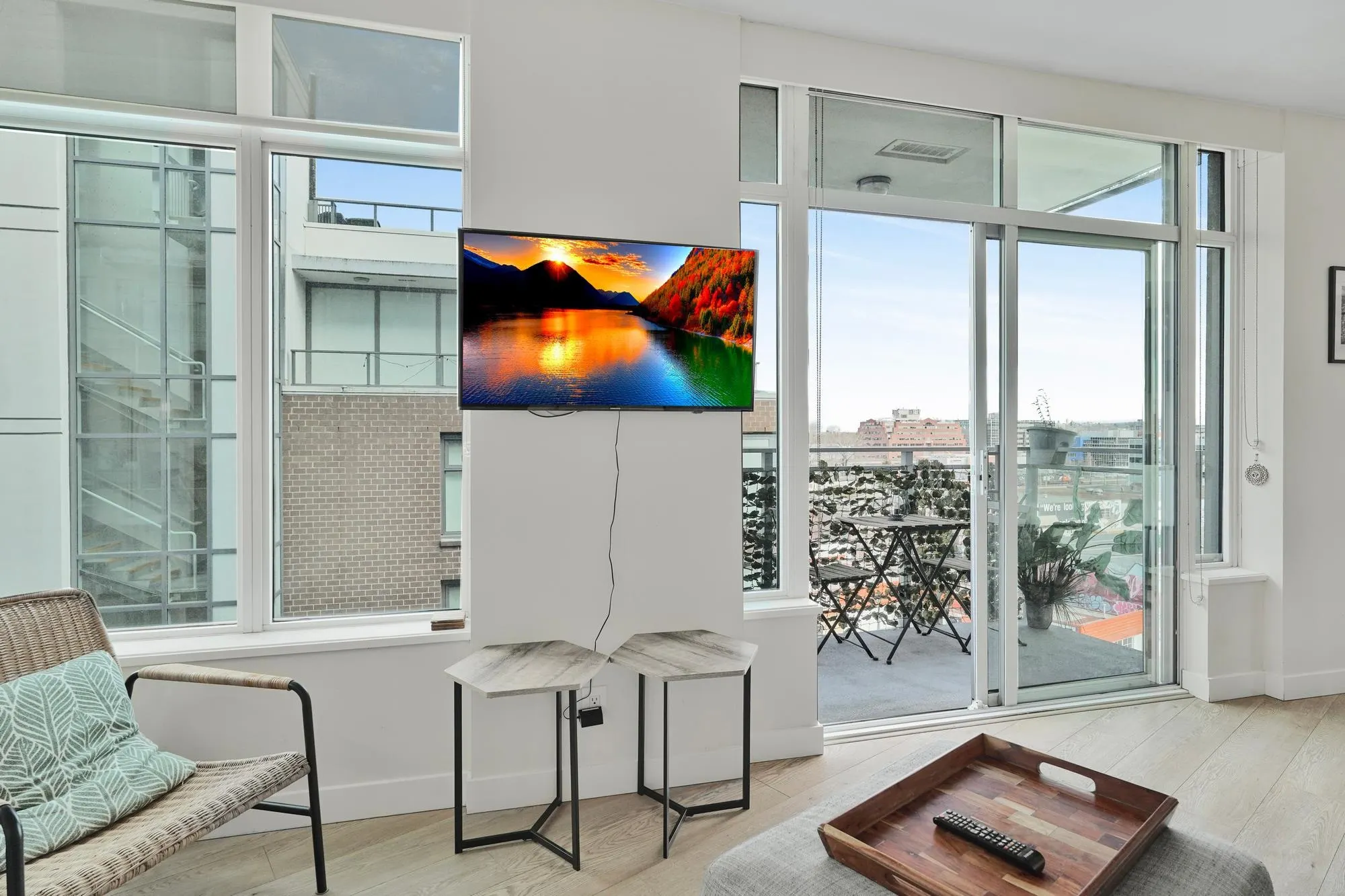 803 161 E 1st Avenue