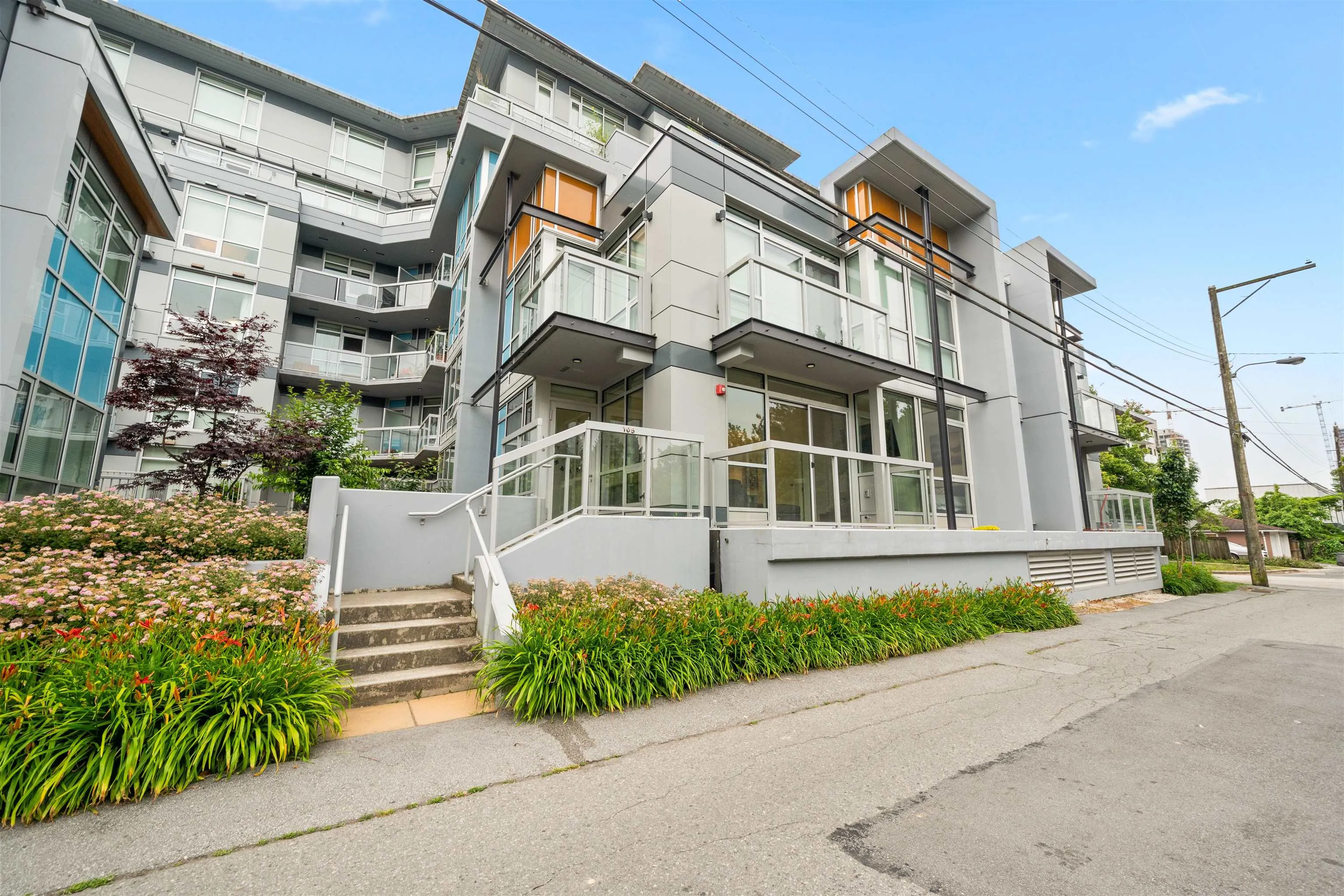 105 5289 Cambie Street
