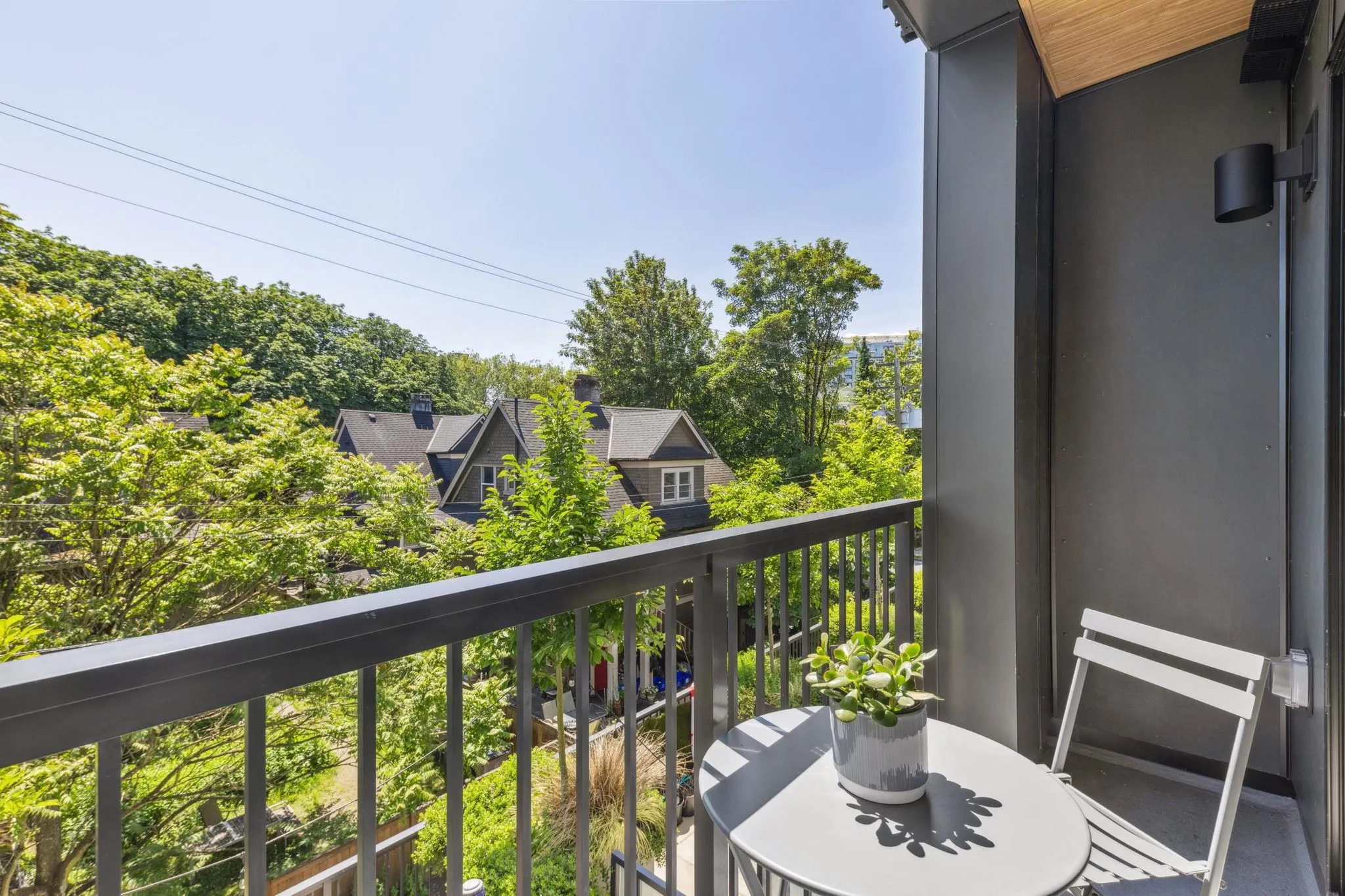 316 2520 Guelph Street