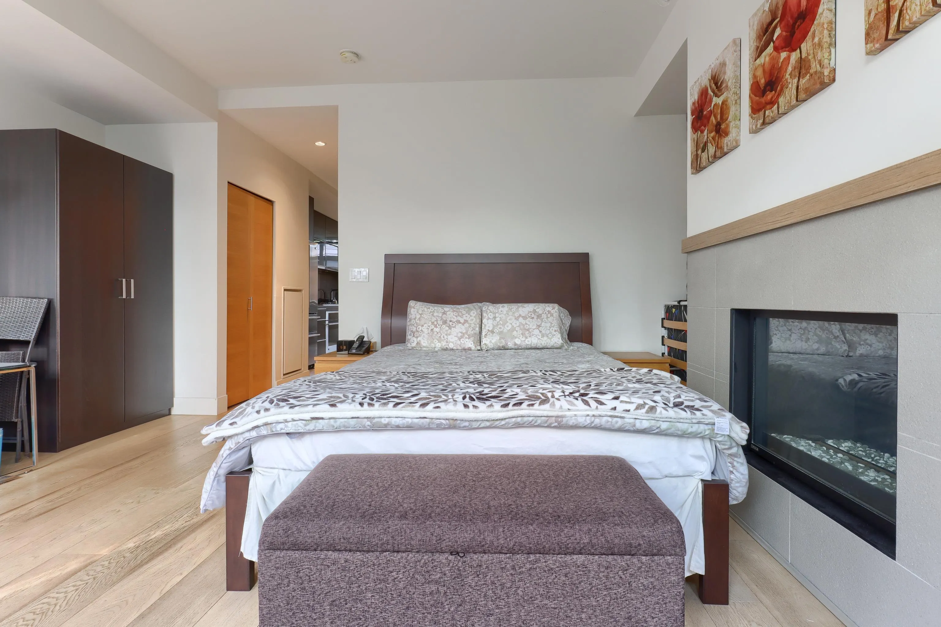 2915 Wall Street