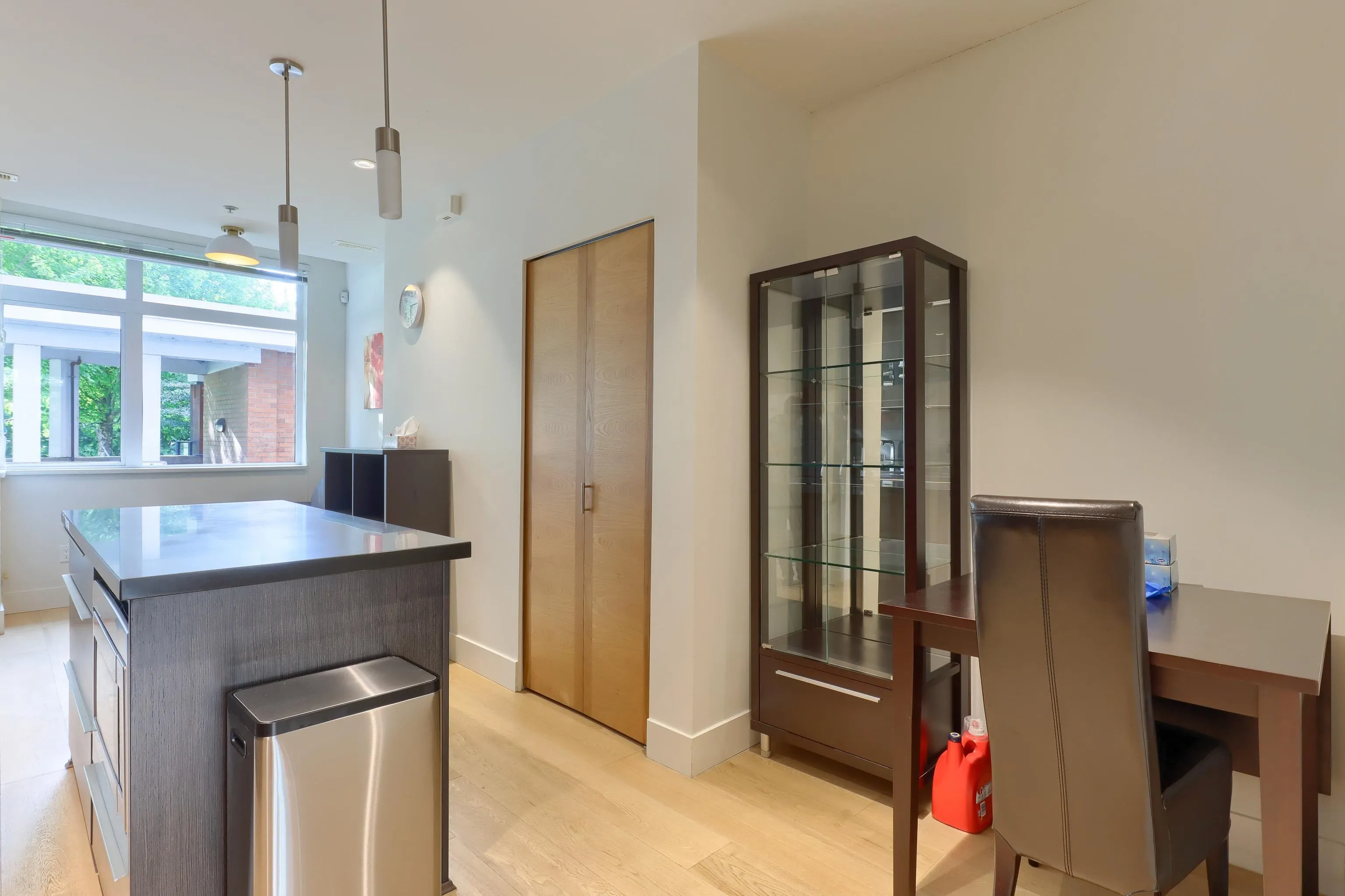 2915 Wall Street
