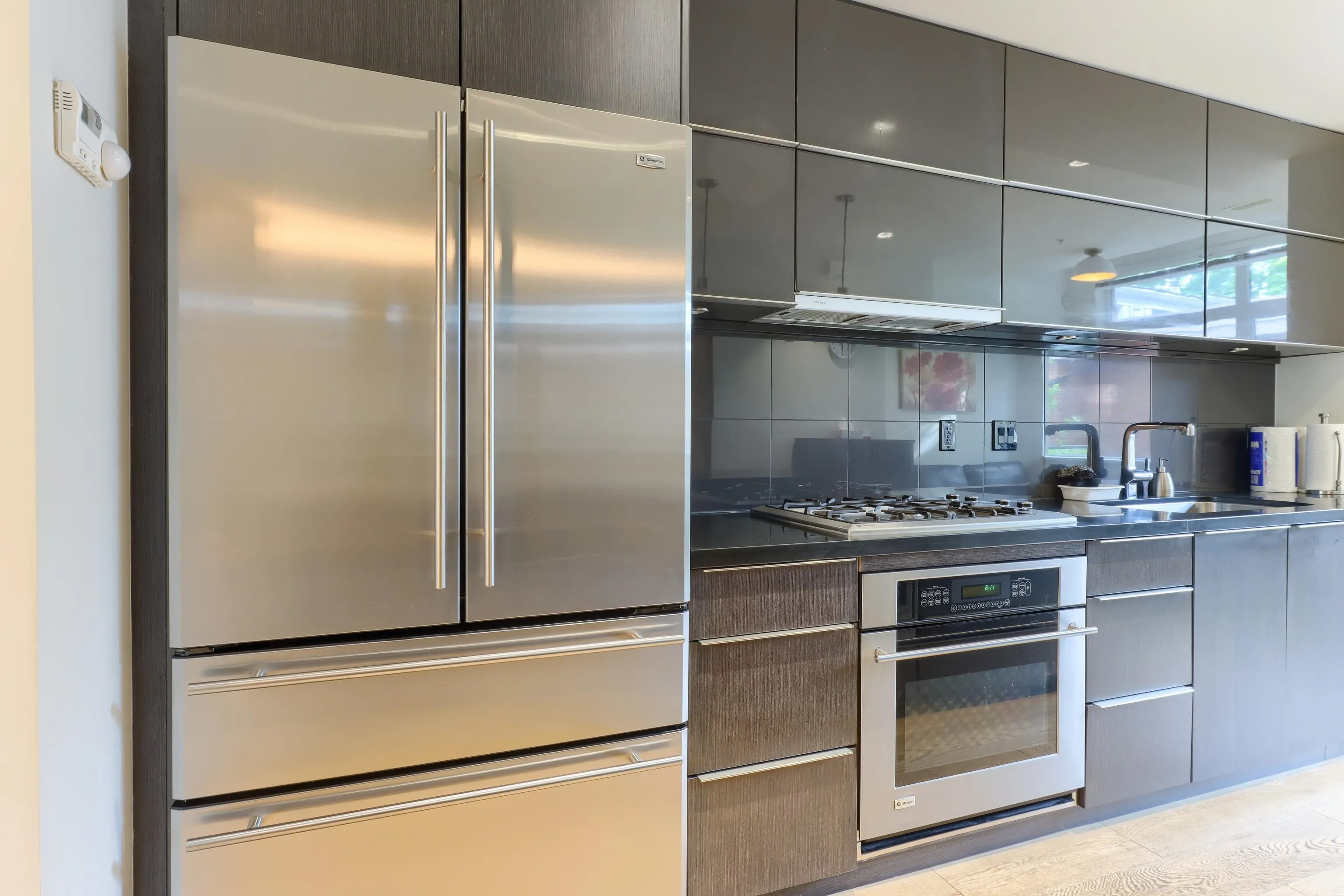2915 Wall Street