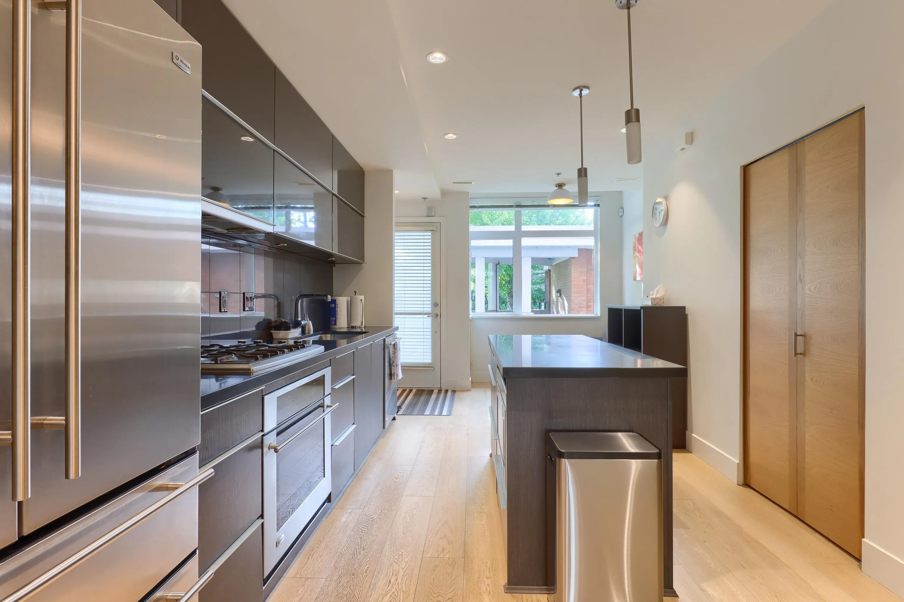2915 Wall Street