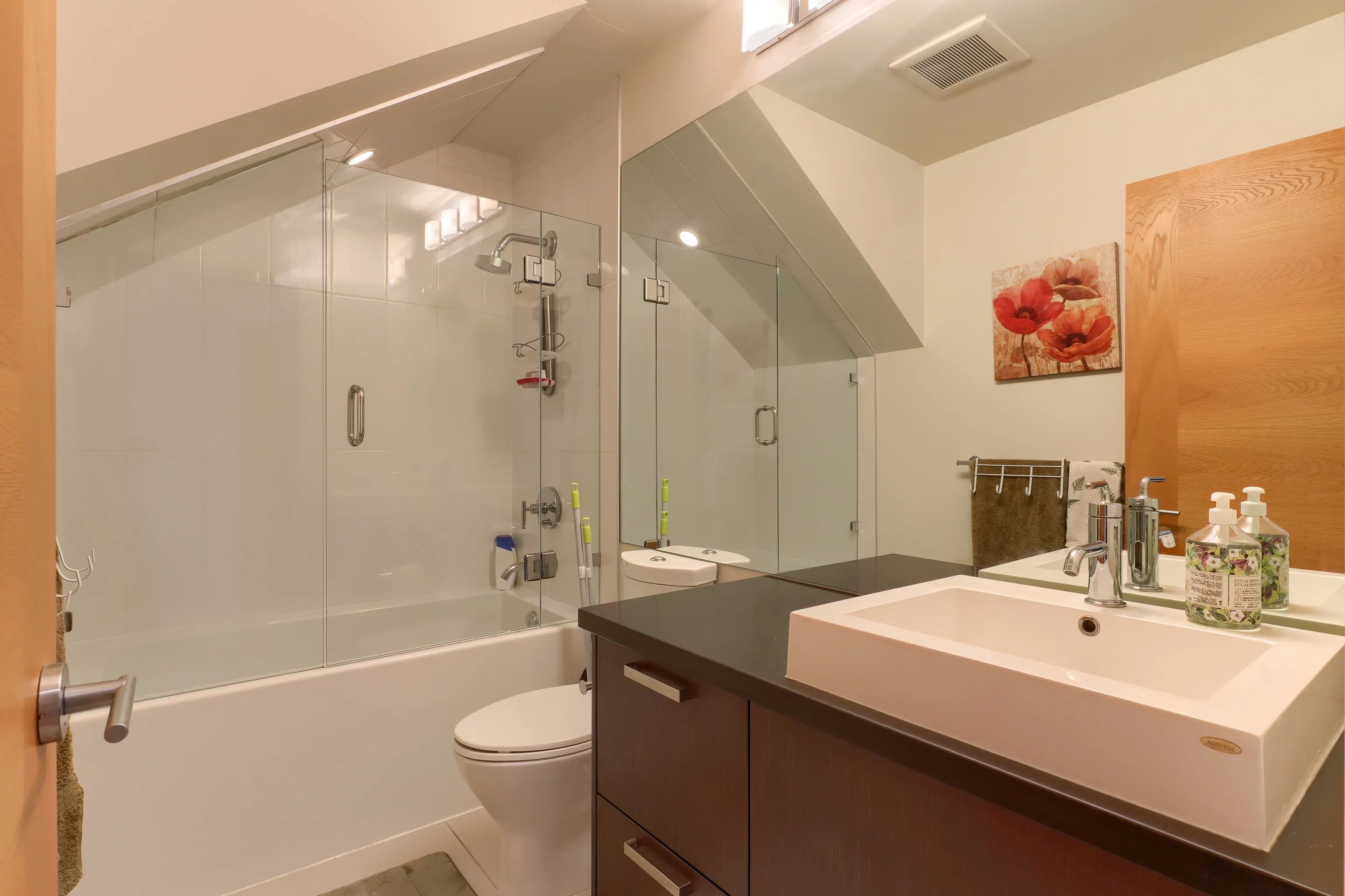 2915 Wall Street