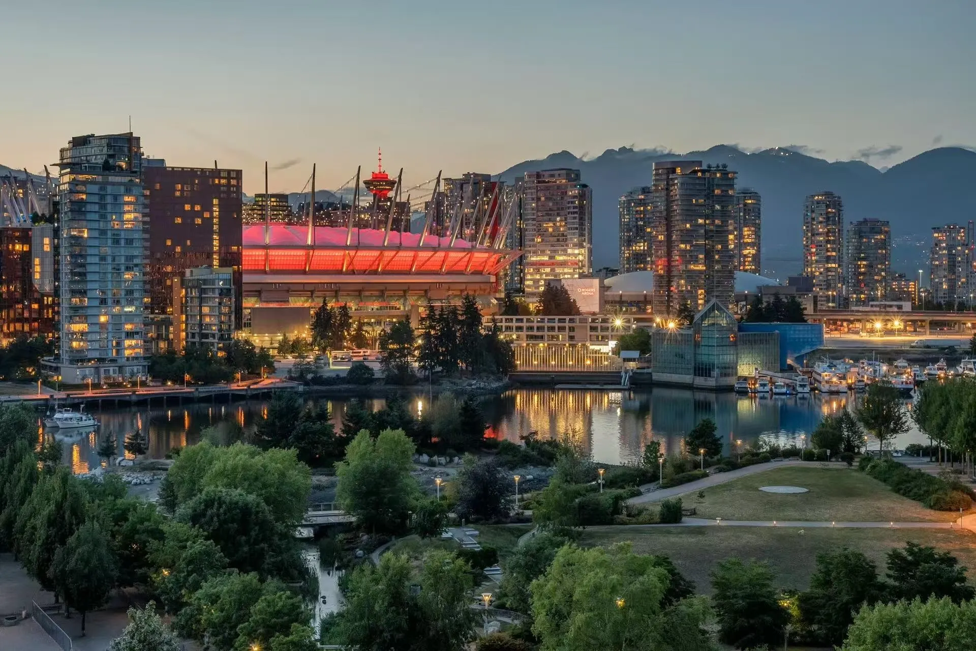 1207 1768 Cook Street