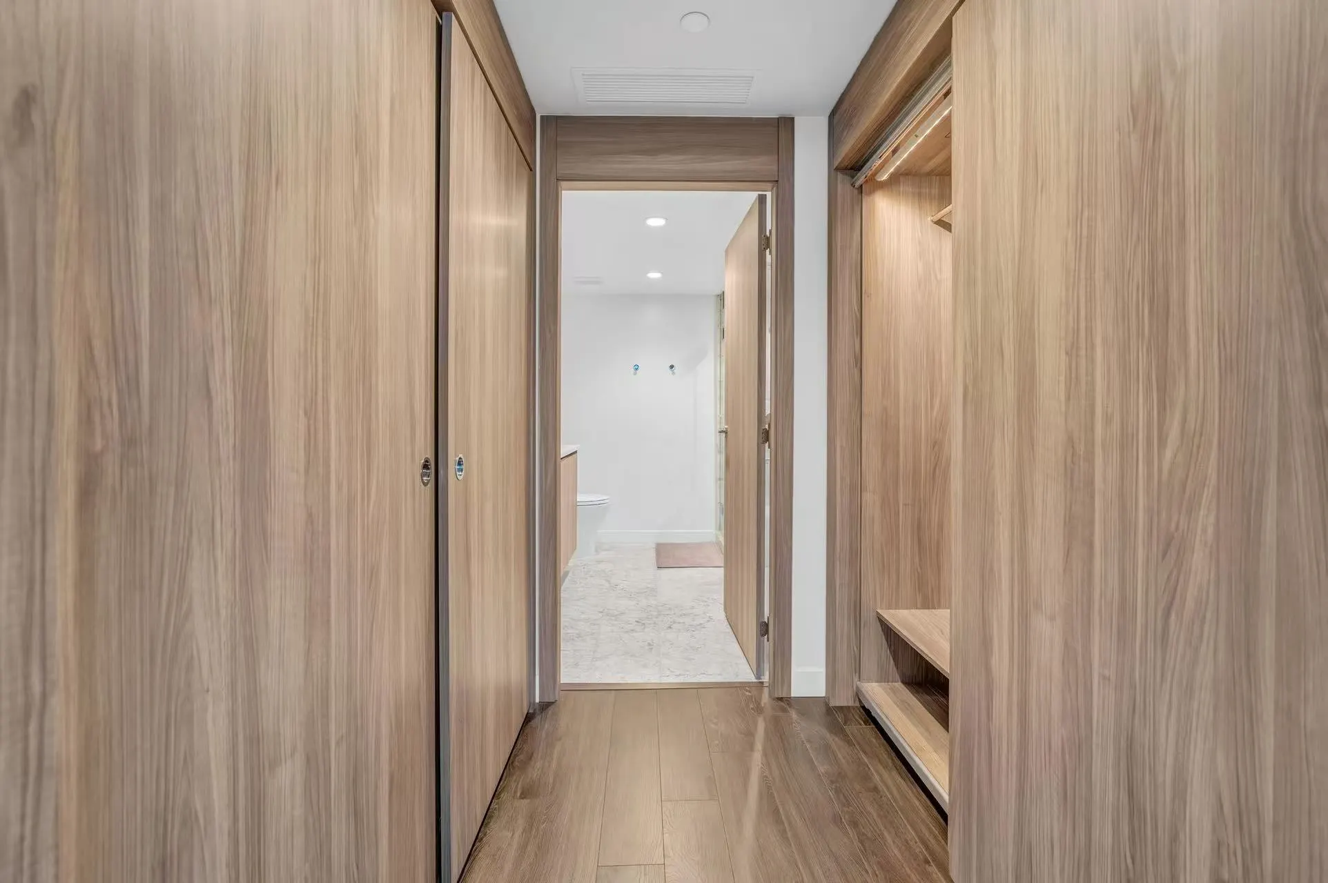 1207 1768 Cook Street