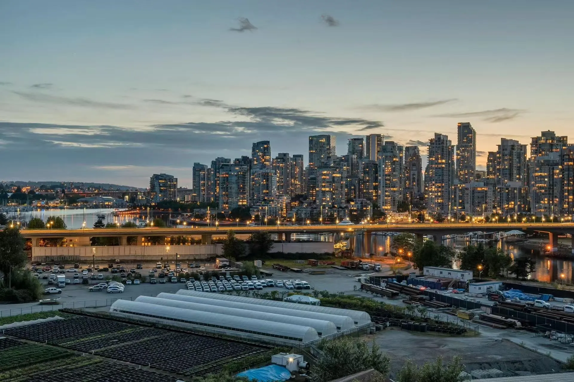 1207 1768 Cook Street