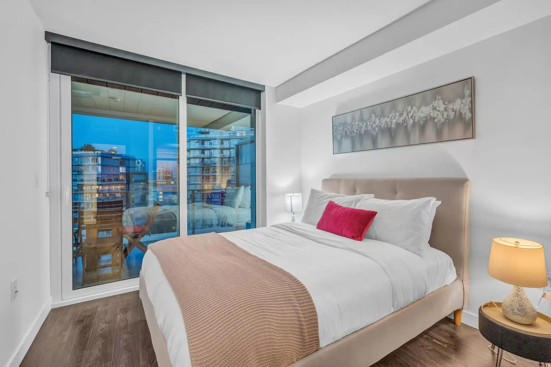 1207 1768 Cook Street