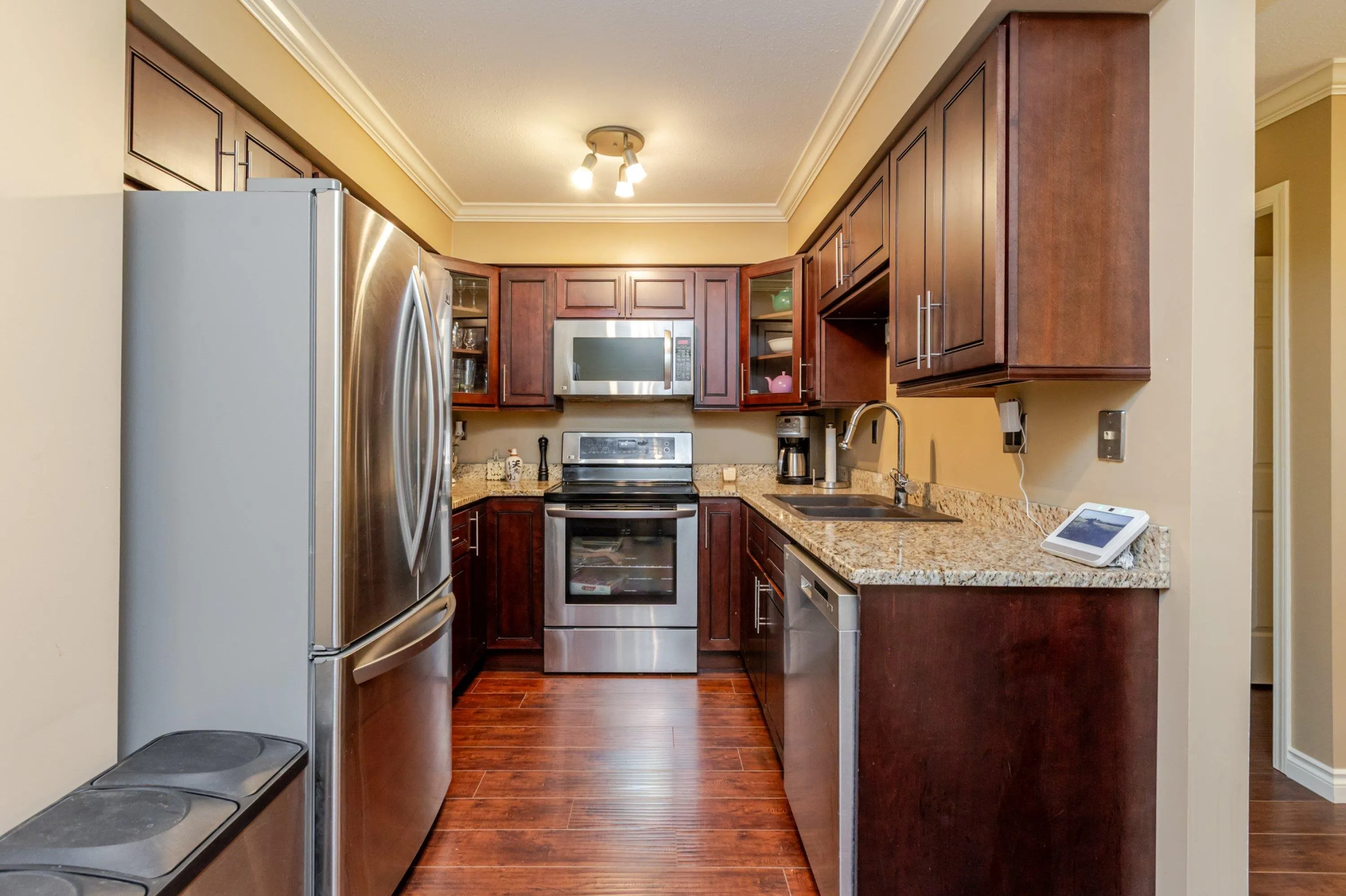 106 1447 Best Street