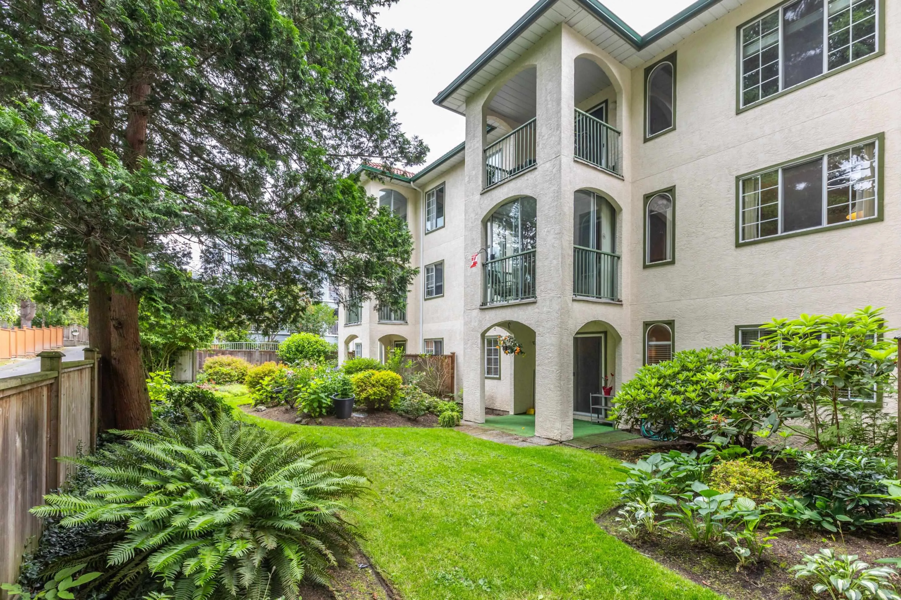 106 1447 Best Street