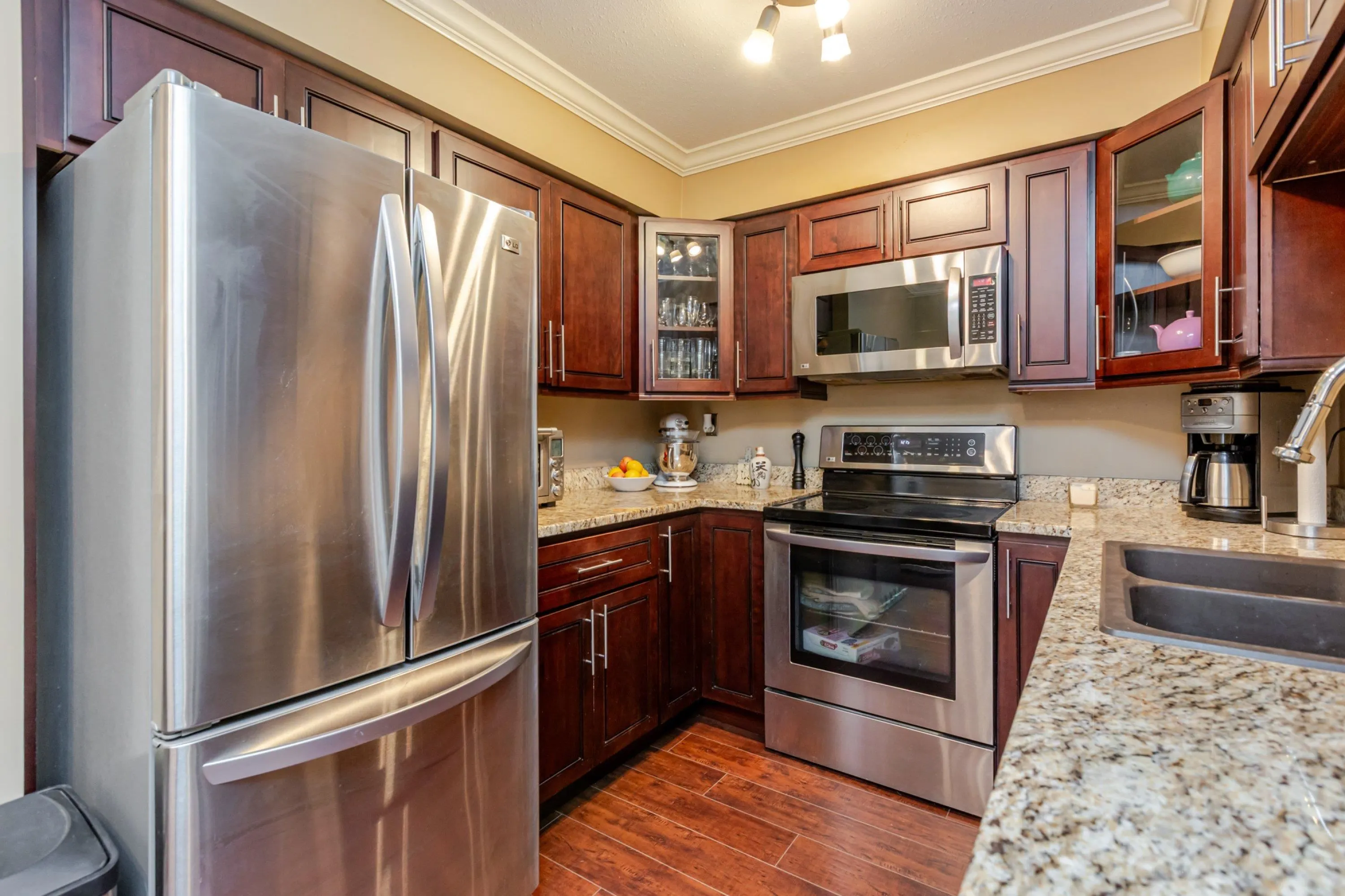 106 1447 Best Street