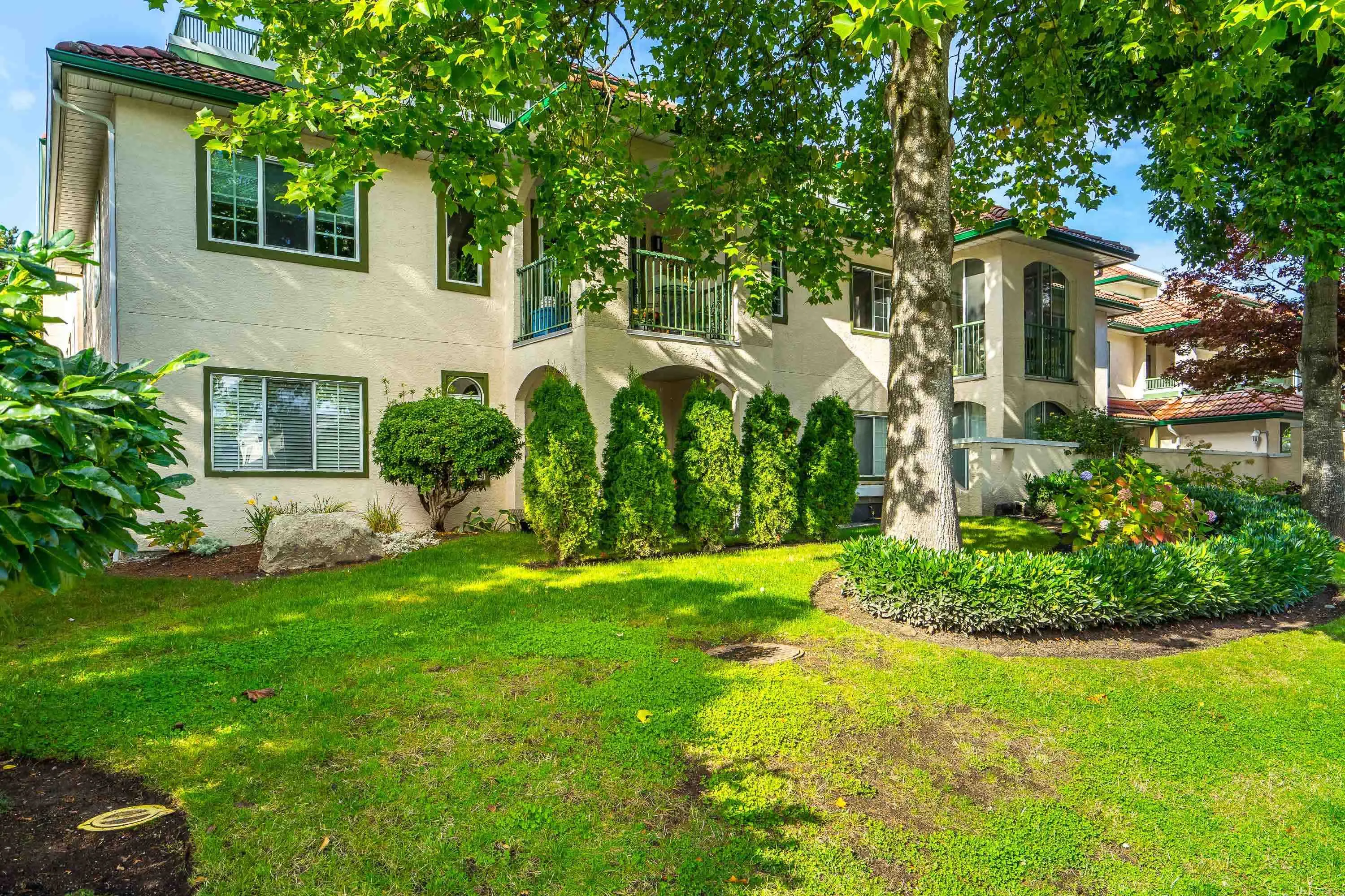 106 1447 Best Street