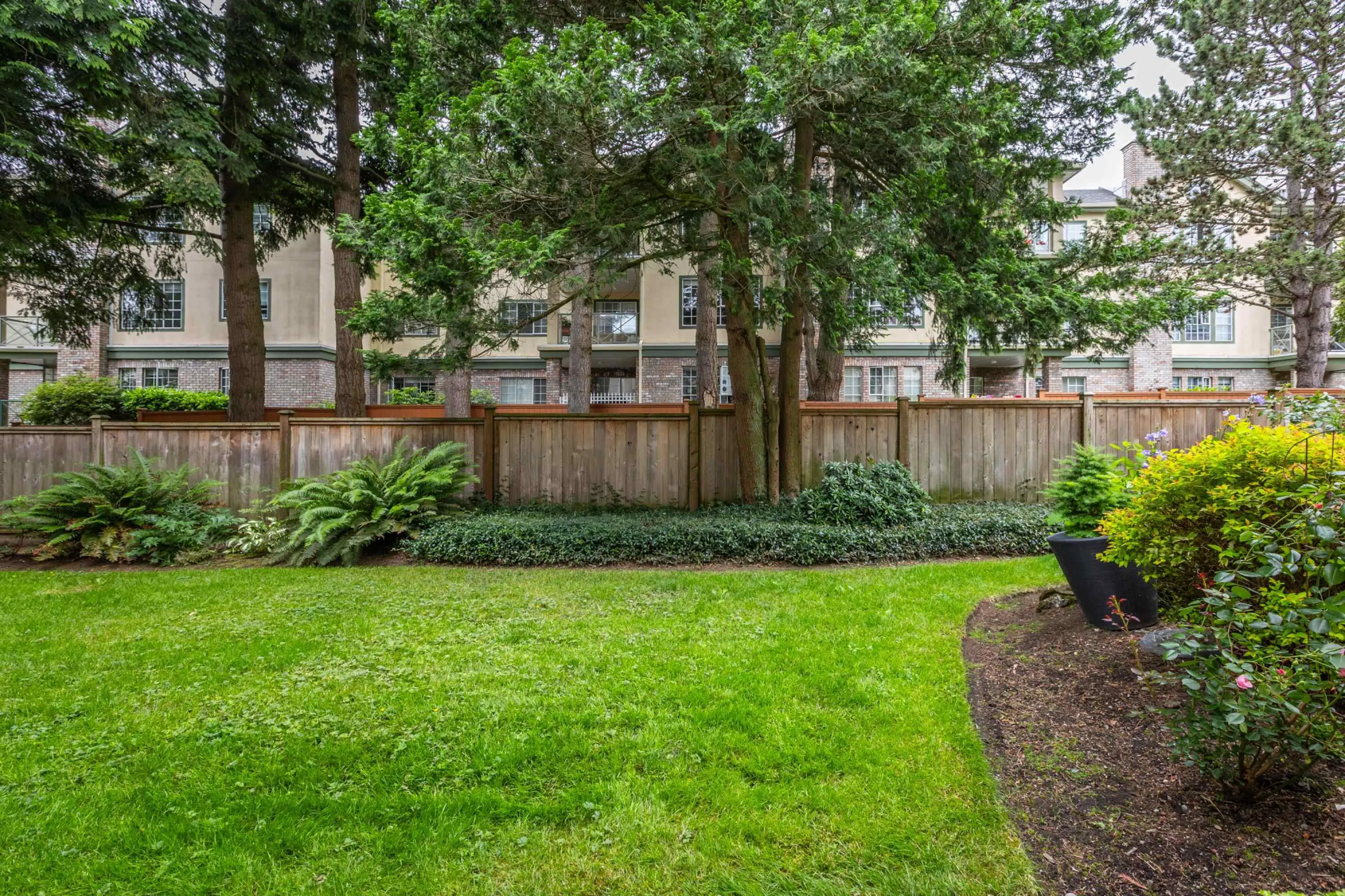 106 1447 Best Street