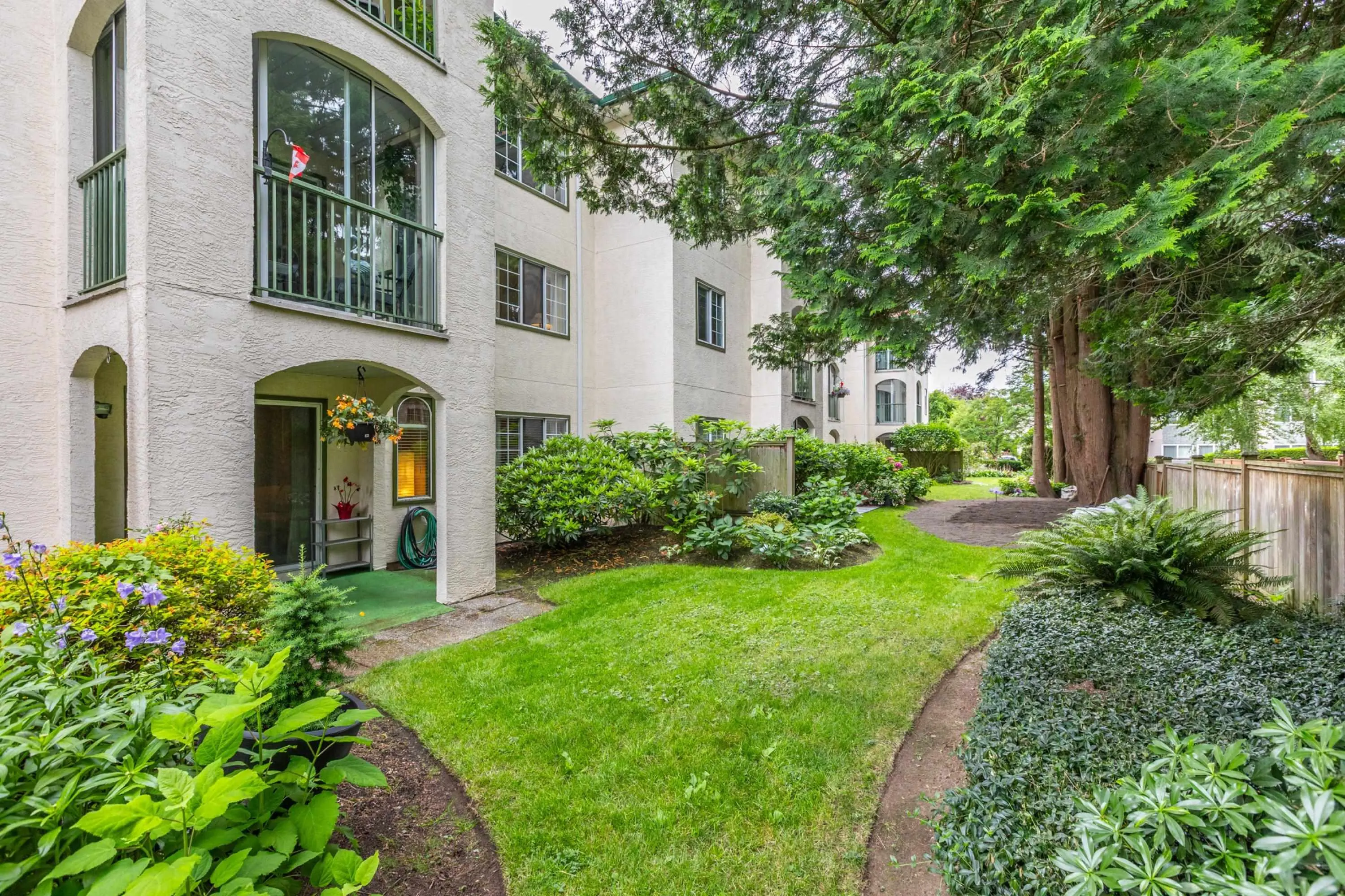 106 1447 Best Street