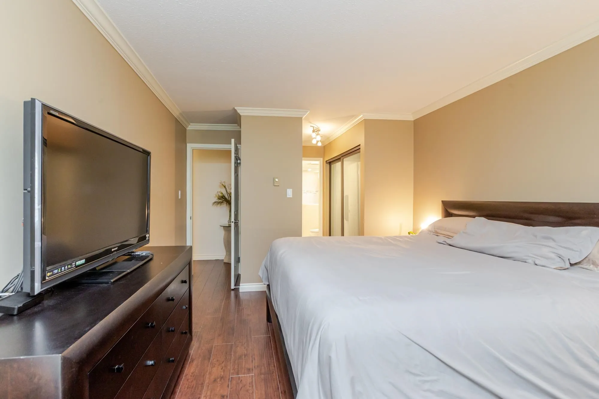 106 1447 Best Street