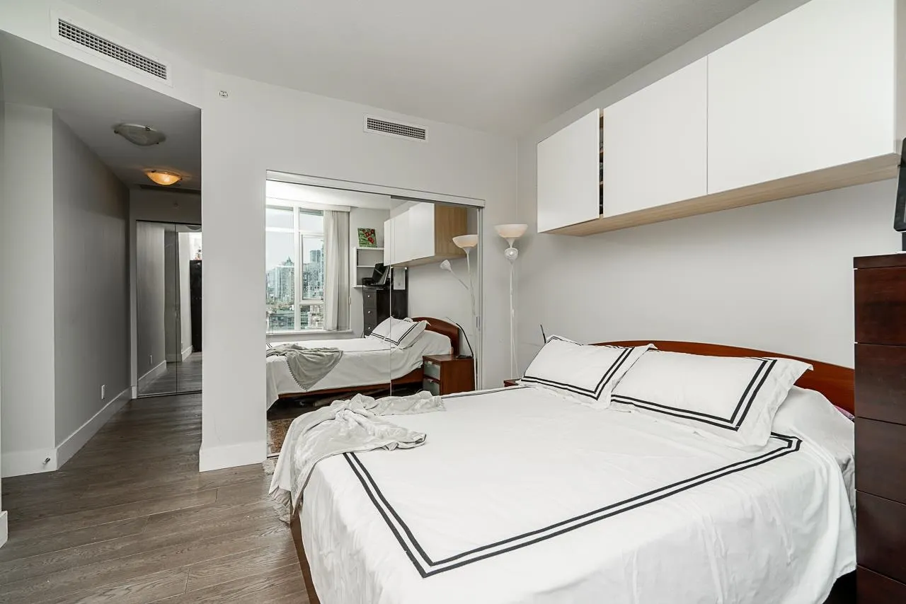 1502 1483 Homer Street