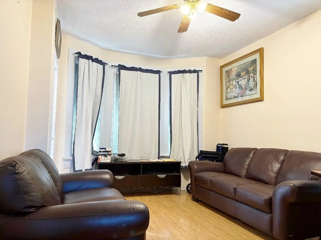 3034 Glen Drive
